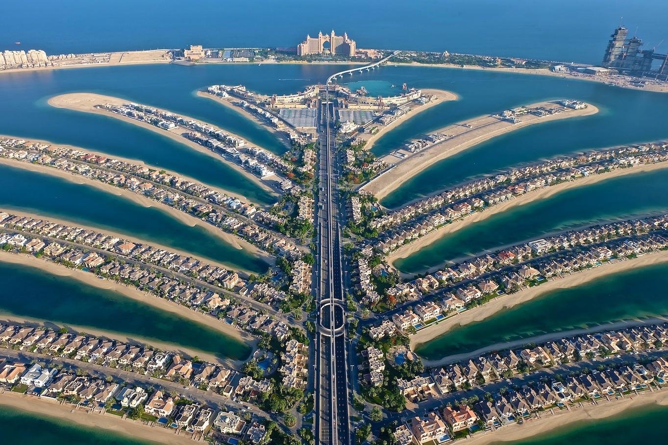 Dubai: Palm Tower Observation Deck & Afternoon Yacht Cruise