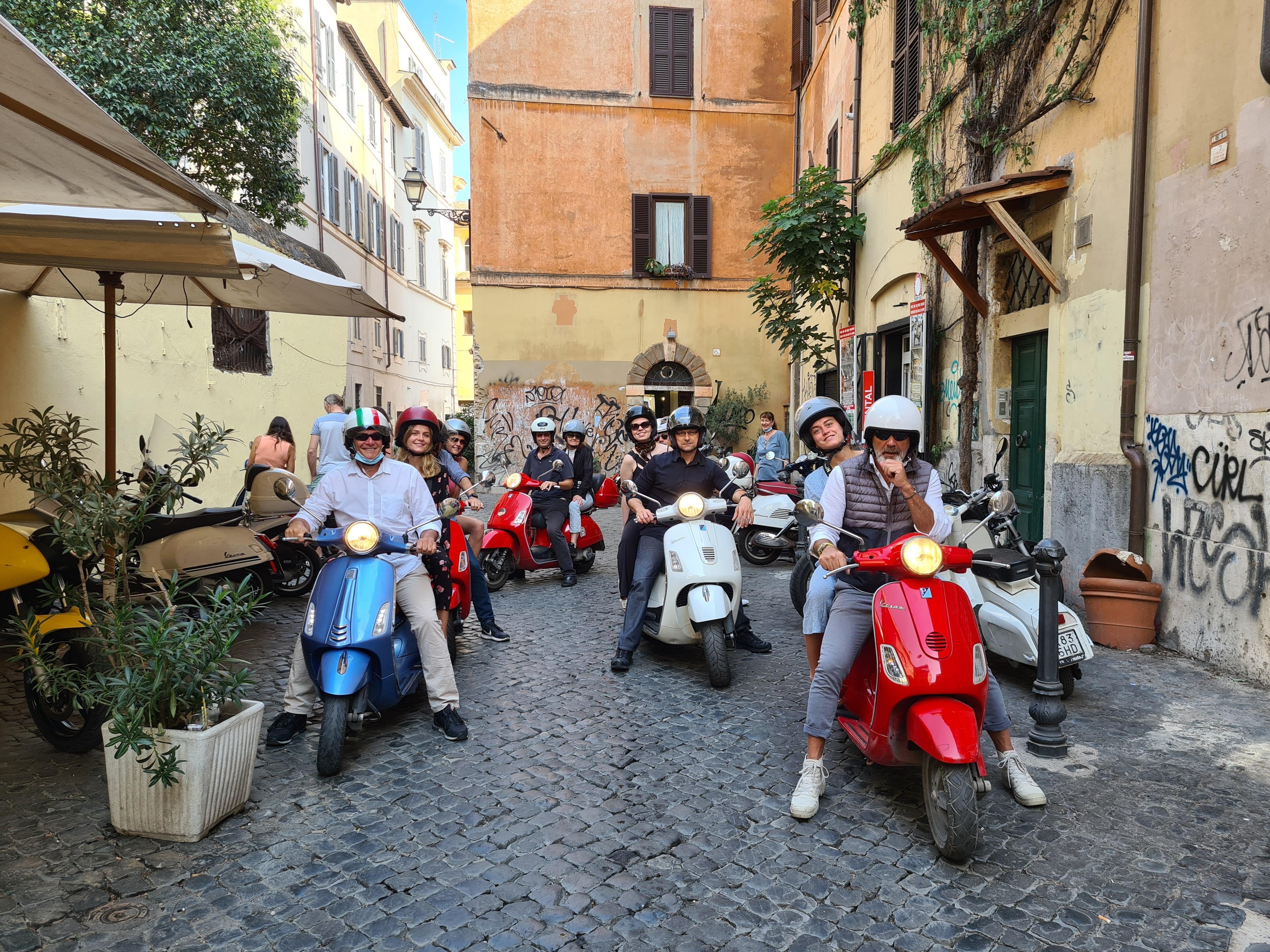 self drive vespa rome rental 125cc guided convoy — image 6