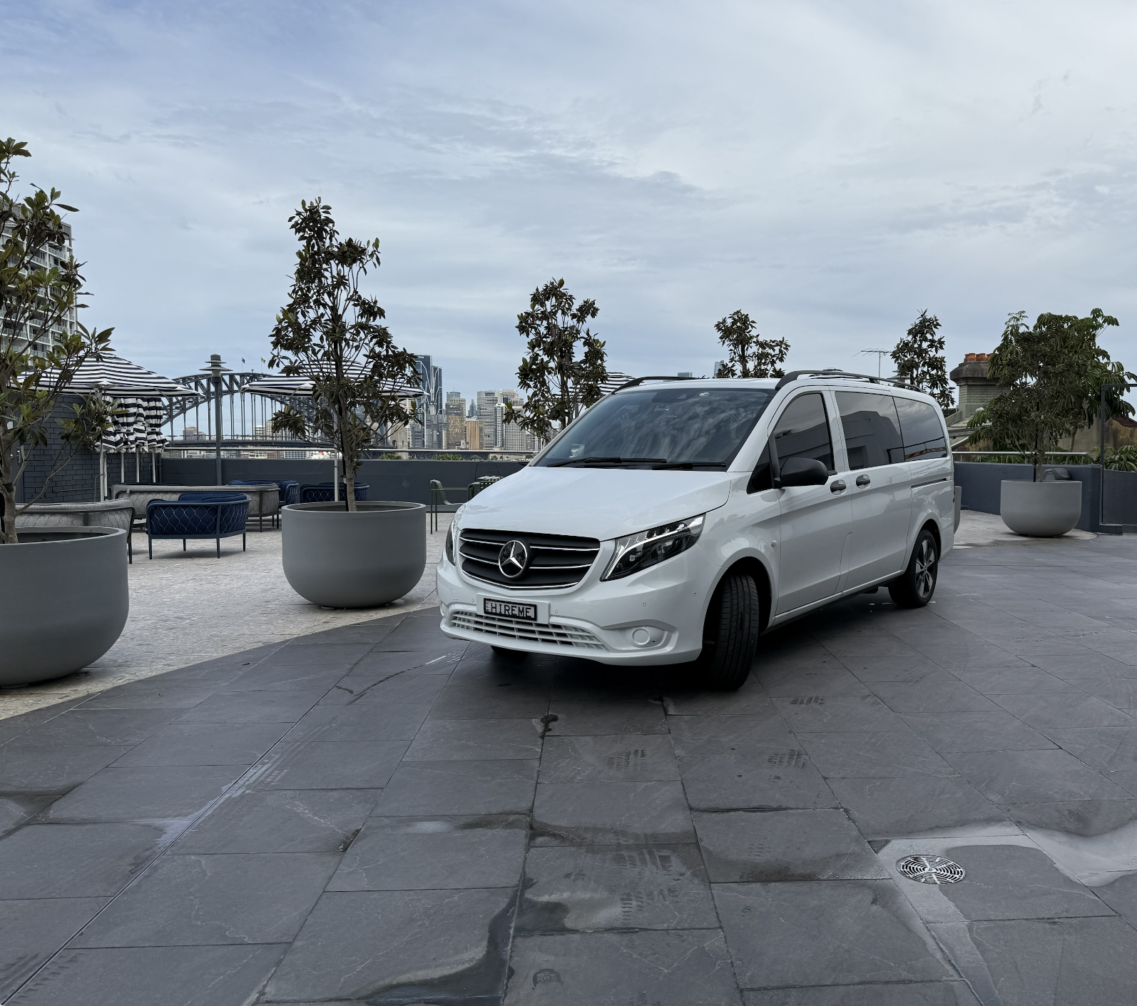 Sydney Private Airport & CBD Transfer by Mercedes-Benz Van