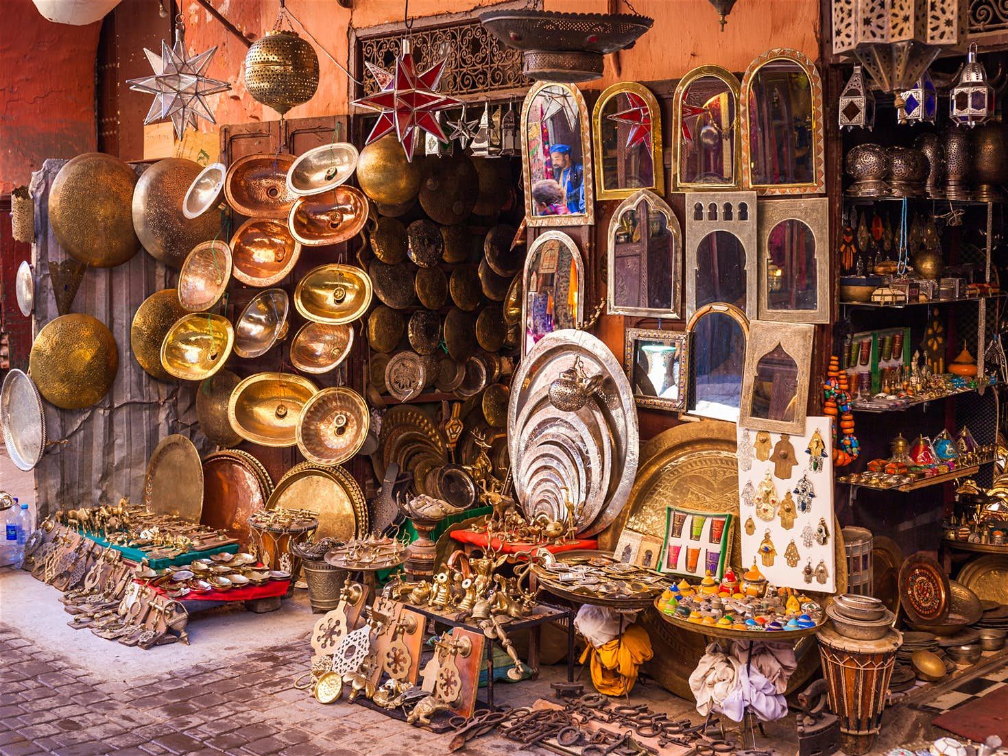 Casablanca Souks: Guided Shopping & Cultural Exploration