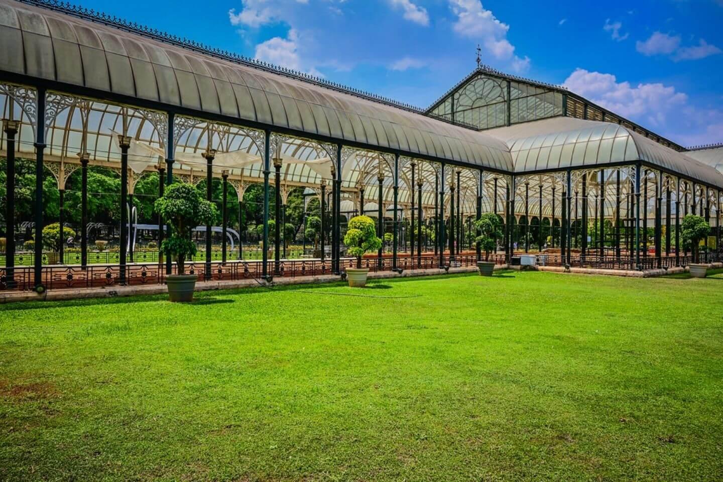 Bannerghatta Wildlife & Bangalore Heritage Private Tour