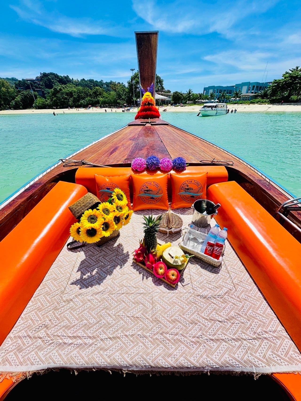 Private Luxury Sunset Cruise to Phi Phi Islands with Snorkeling