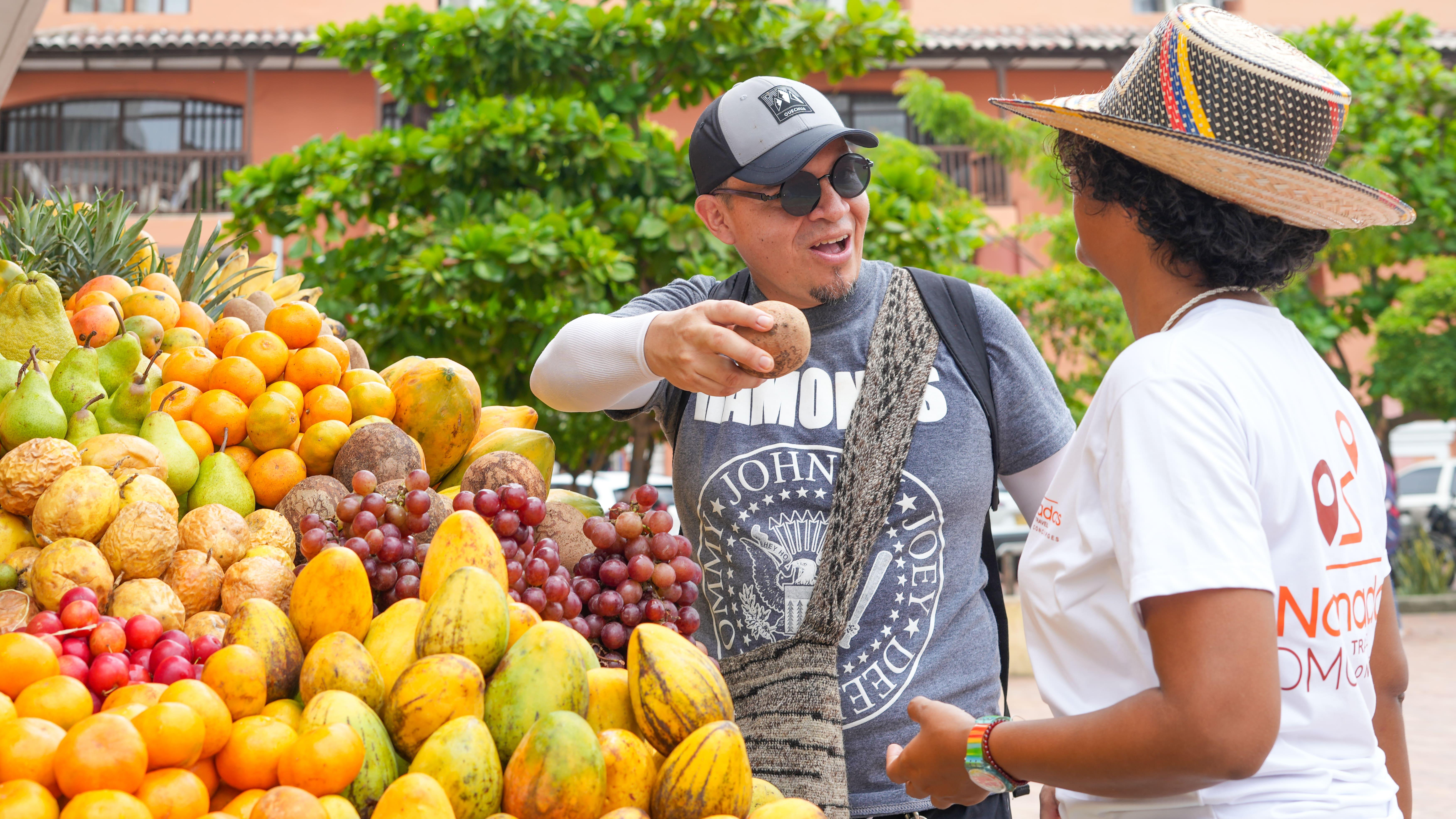 Cartagena Street Food Walking Tour with Bay Cruise