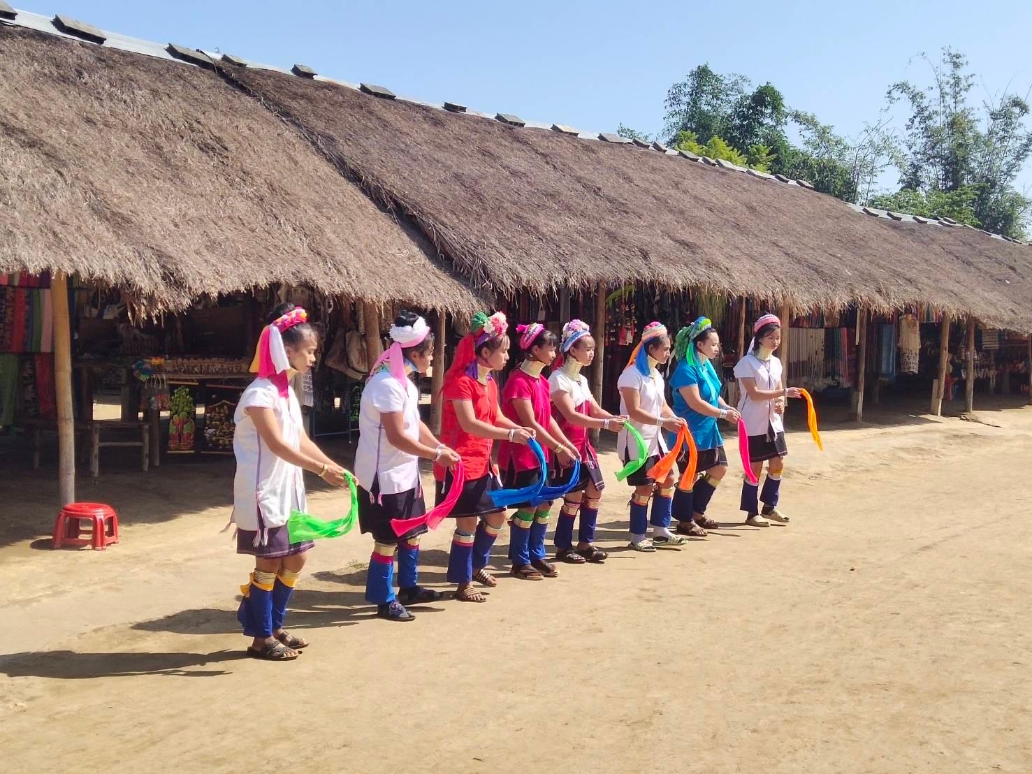 Chiang Rai Full-Day Highlights: Temples, Culture & Golden Triangle