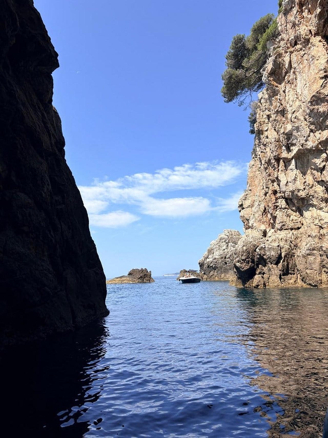 Dubrovnik Speedboat Expedition: 7 Caves & Blue Cave Snorkel