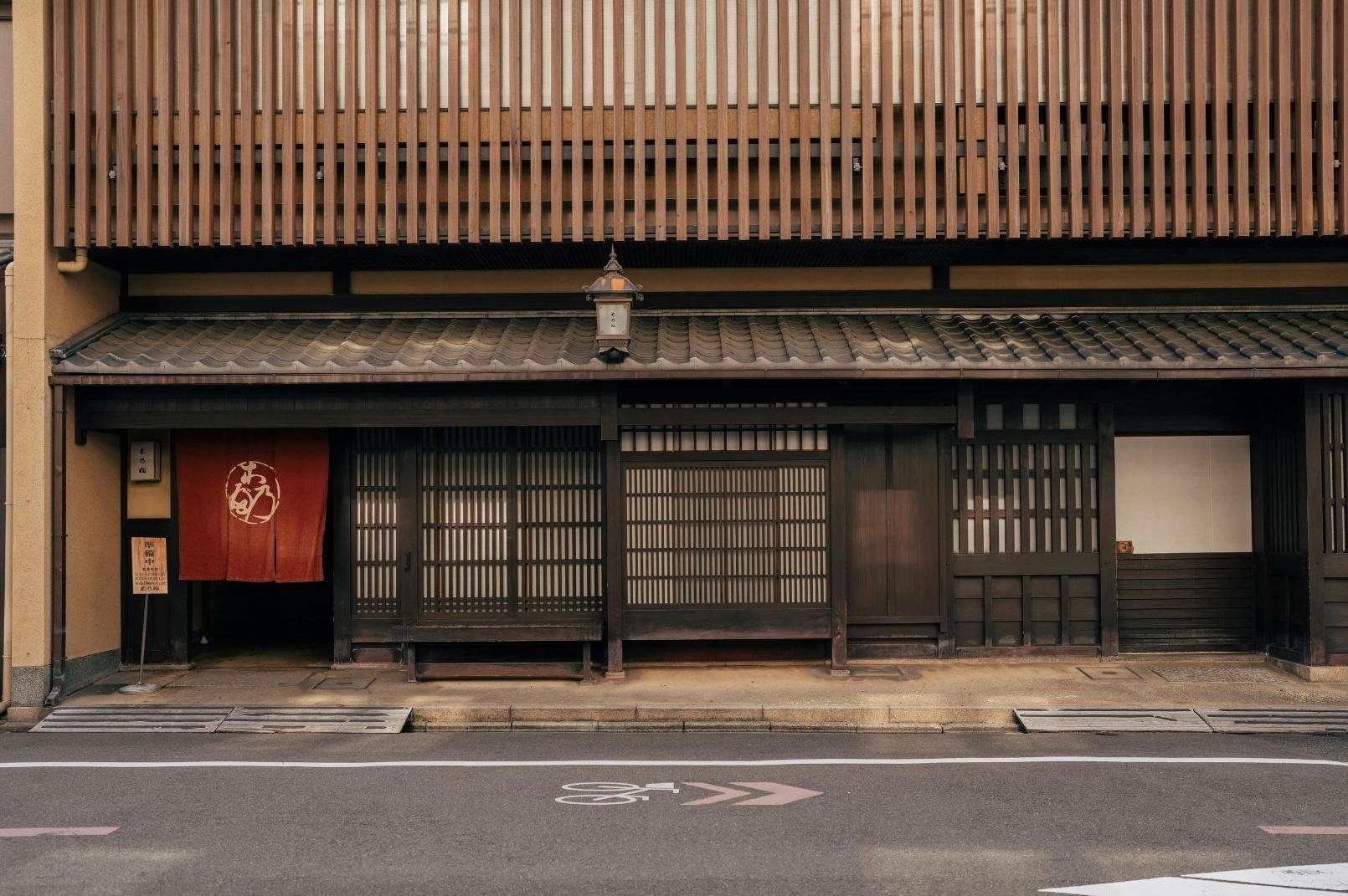 京都の夜を楽しむ：居酒屋＆日本酒テイスティングツアー