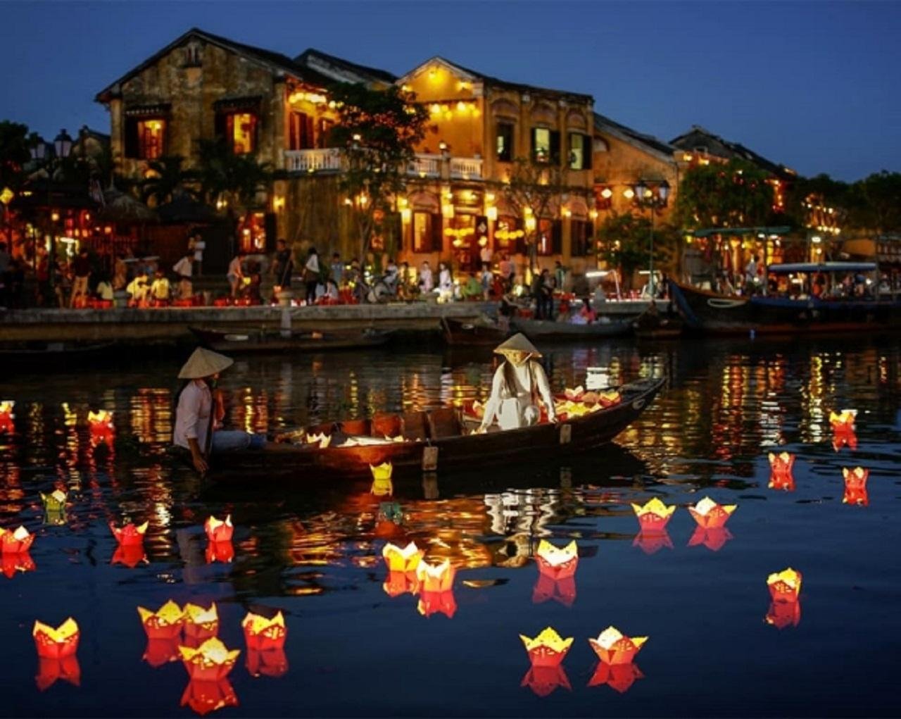 Evening Lantern Boat Journey on Thu Bồn River