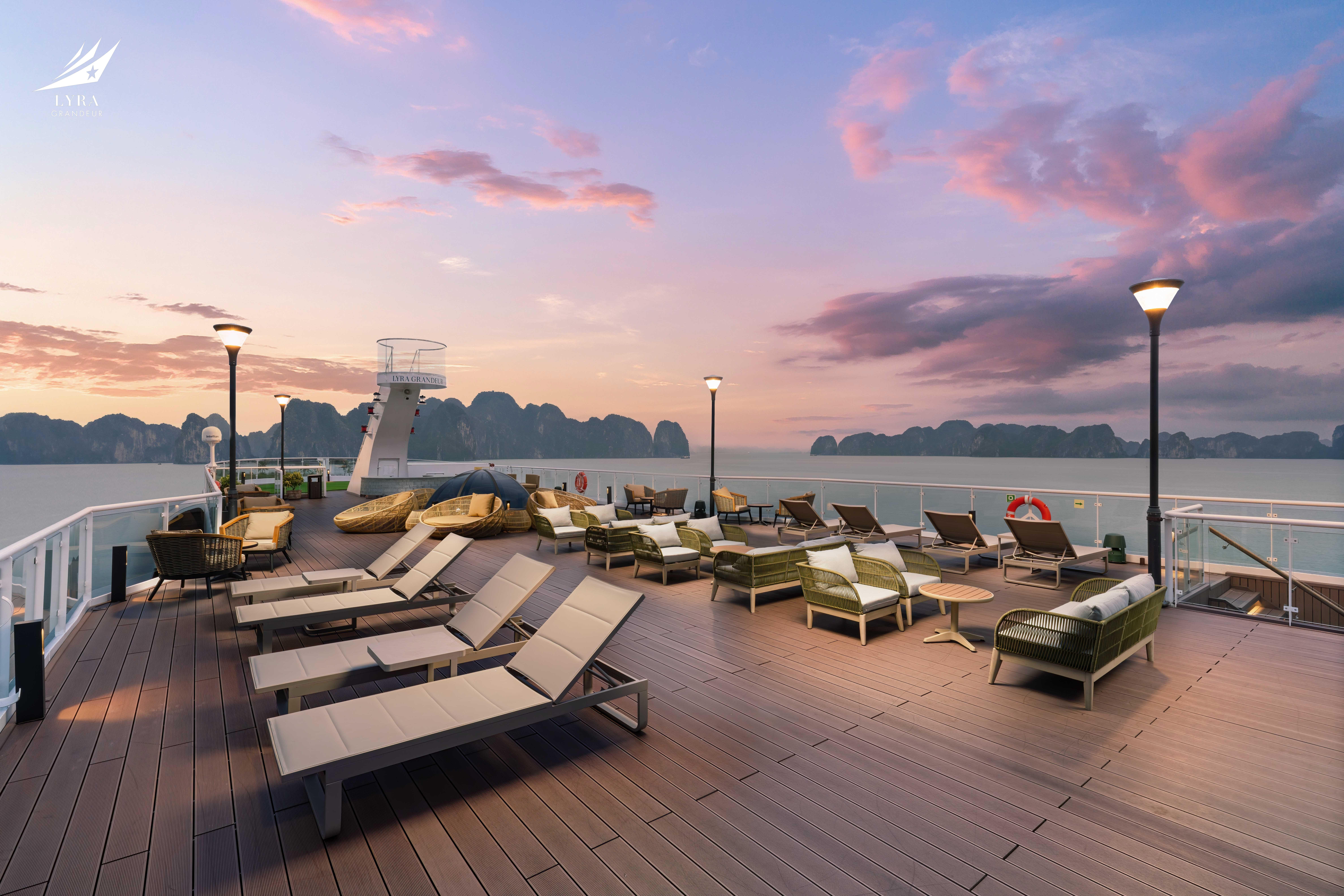 2-Day Lan Ha & Ha Long Bay Luxury Cruise with Free Hanoi Transfer