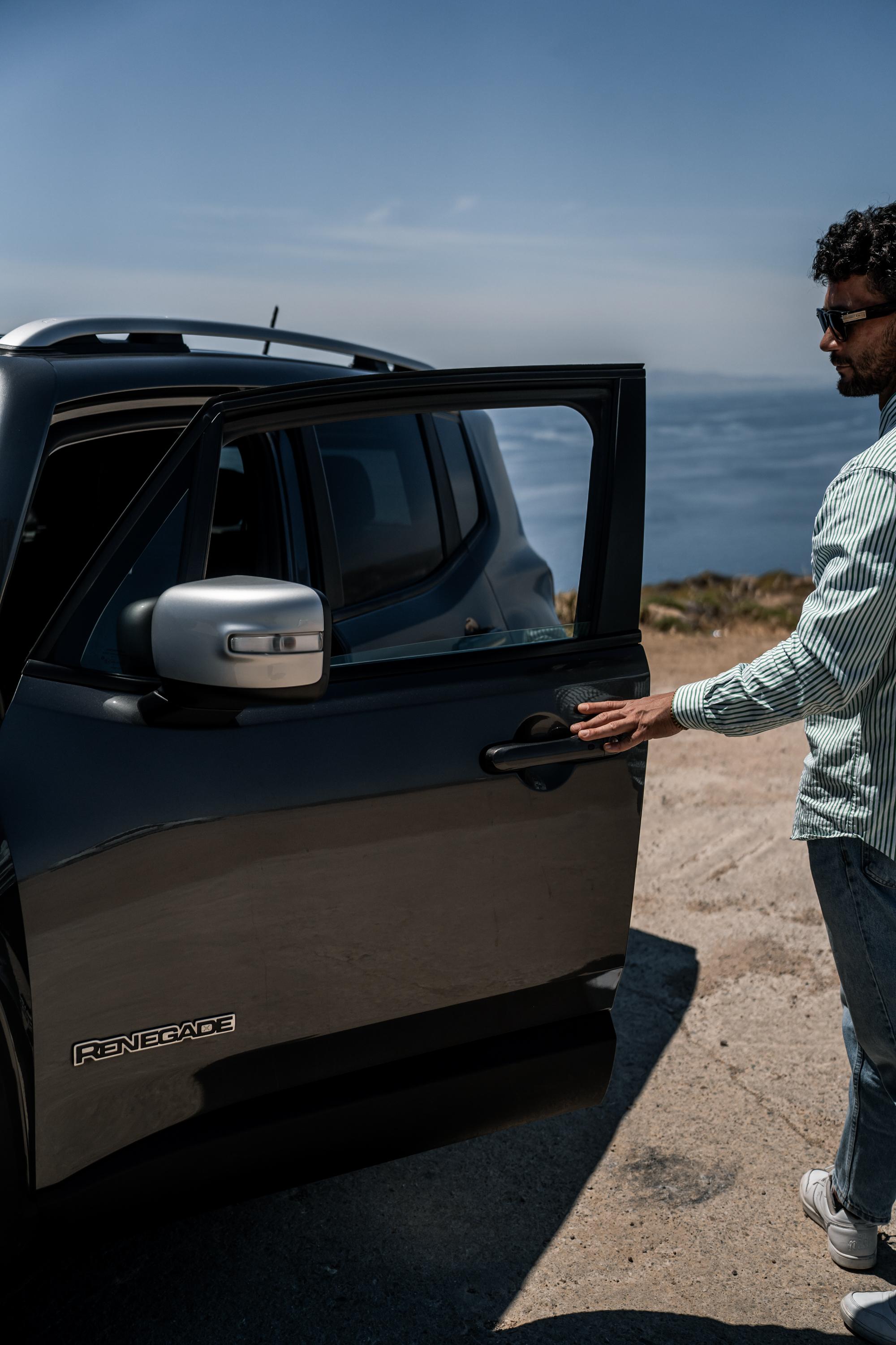 Private Mykonos Airport & Port Transfers (Jeep Renegade)