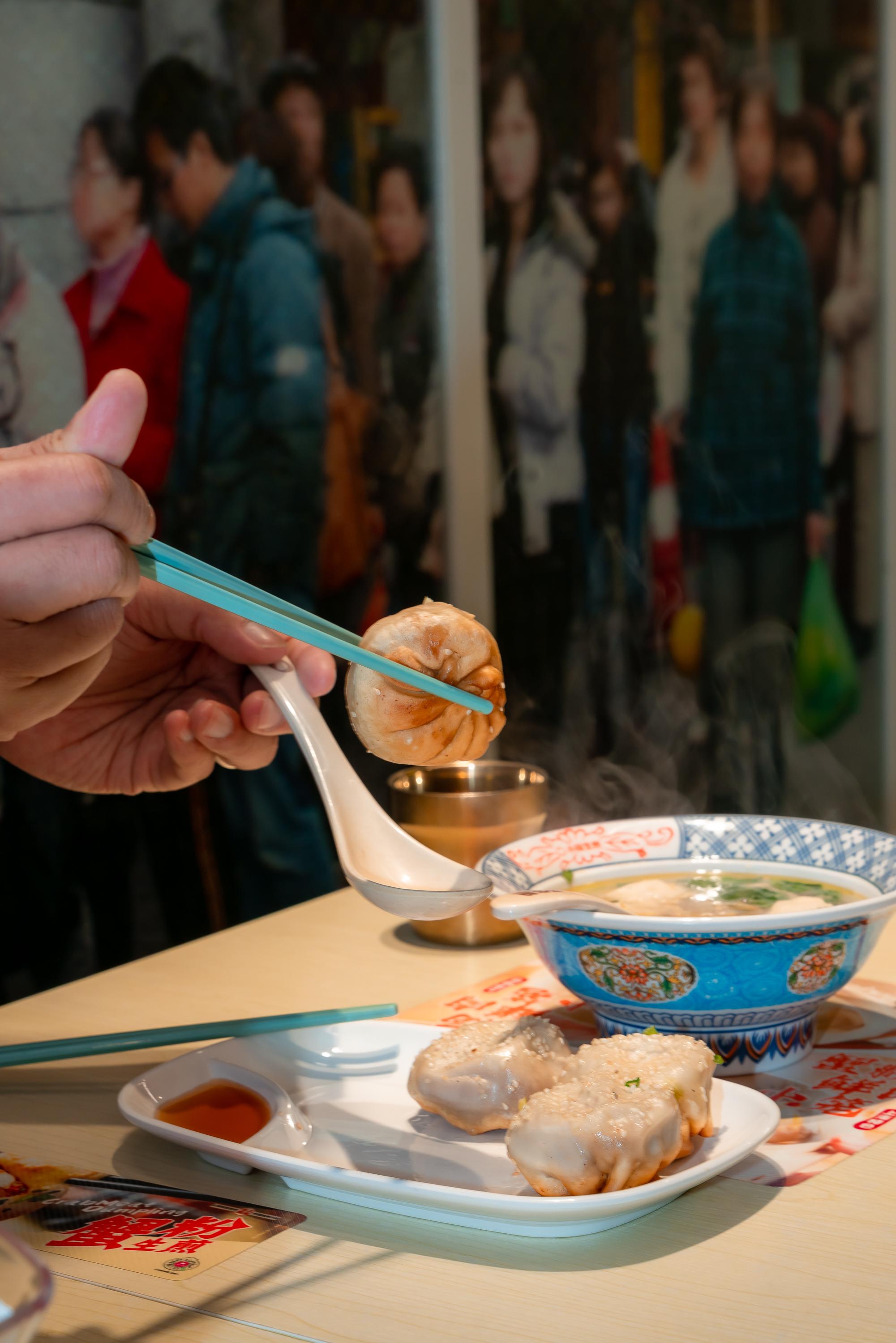Shanghai Street Food & Heritage Walking Experience