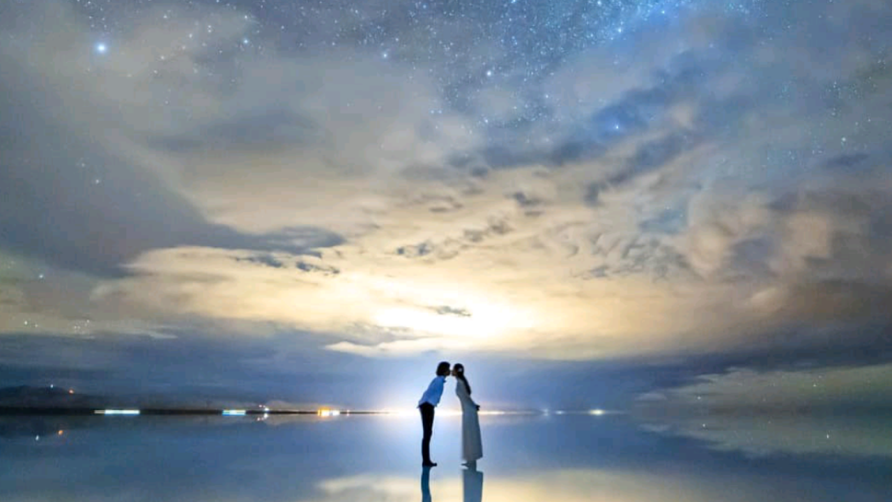 Uyuni Sunset & Starlight Photography Expedition