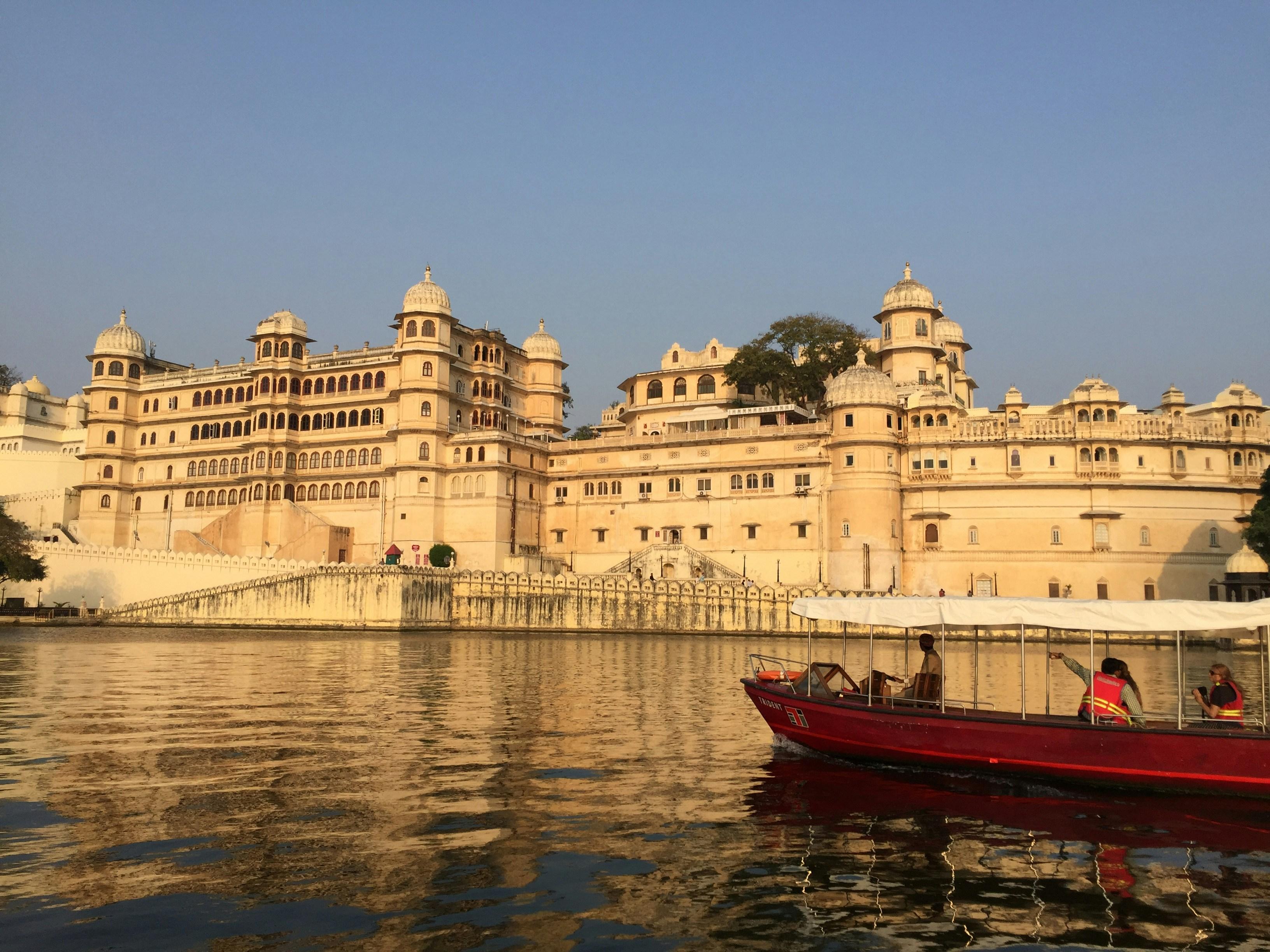 Udaipur Full-Day Private Heritage Tour by Tuk-Tuk or Car