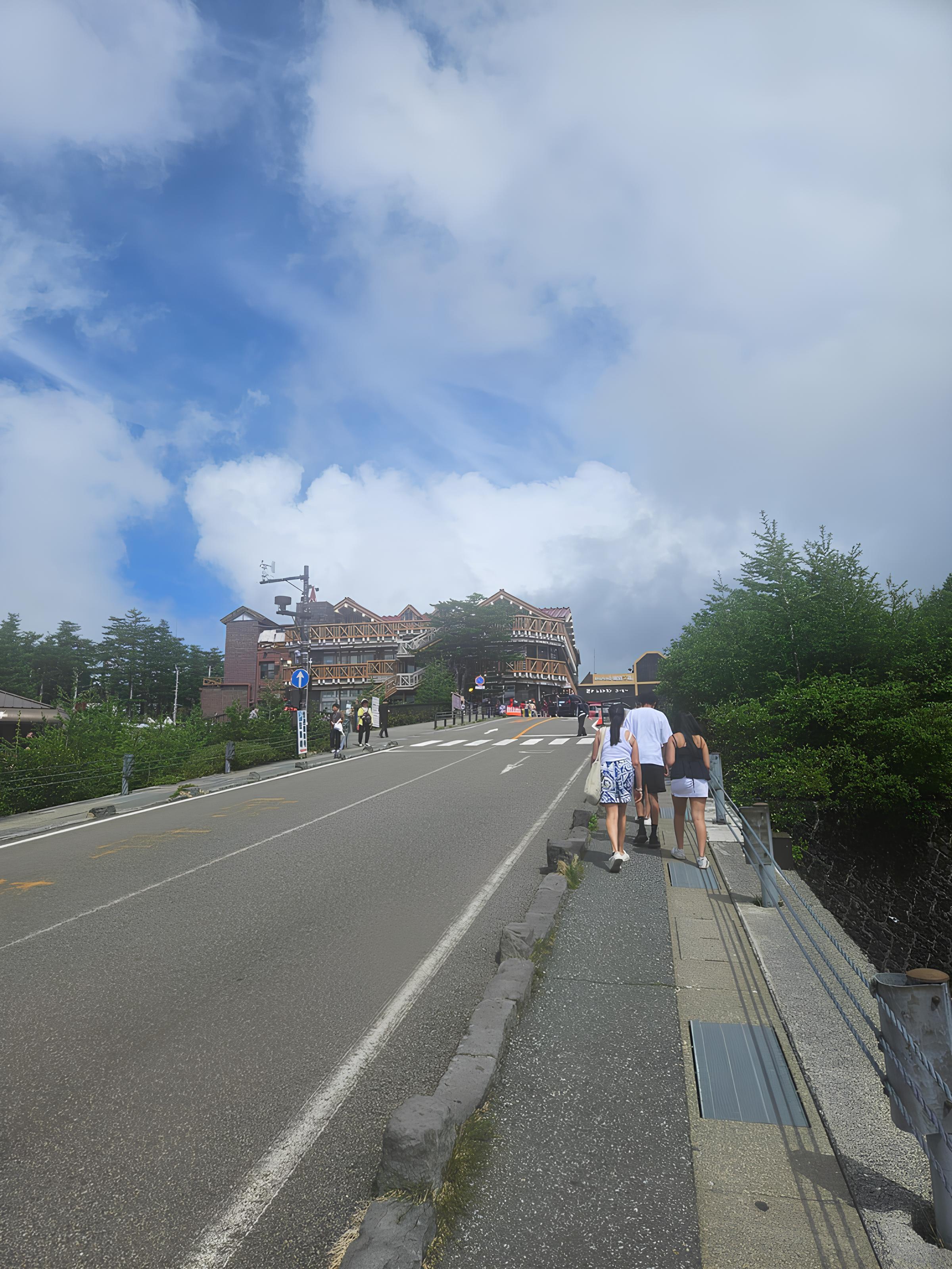 Tokyo to Mt. Fuji & Hakone: Private Full-Day Tour with English Driver