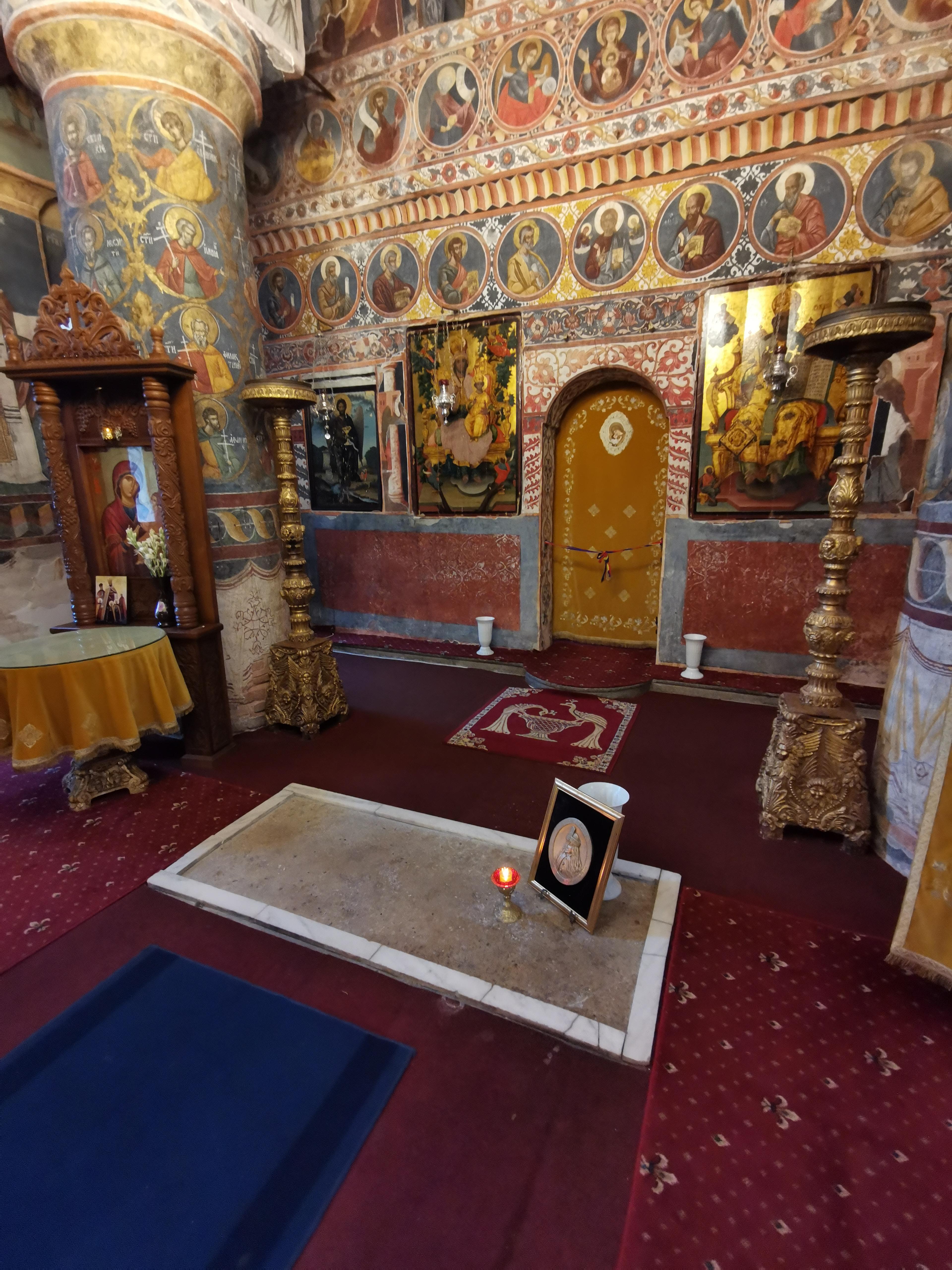 Bucharest: Slanic Salt Mine & Dracula’s Tomb Premium Day Tour