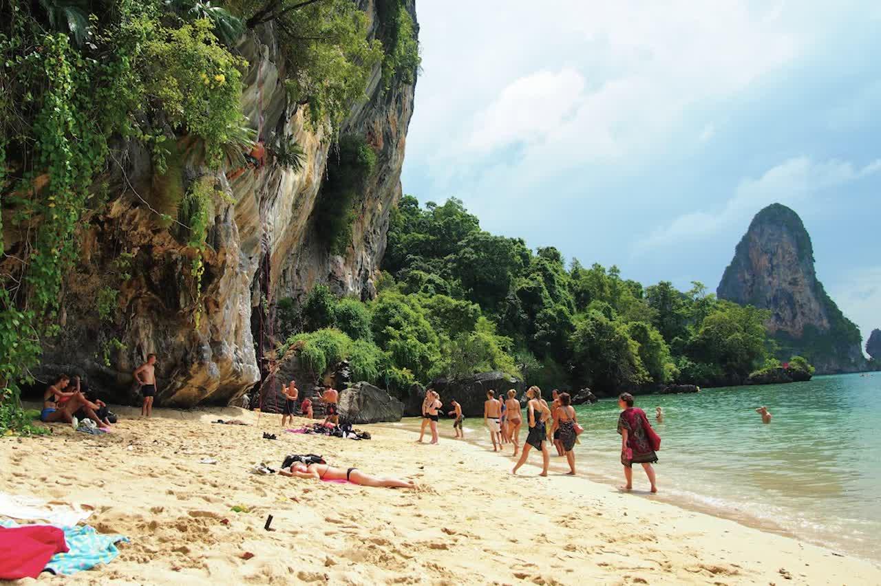 Railay Rock Climbing, Bat Cave & Viewpoint Abseil – Half-Day Adventure