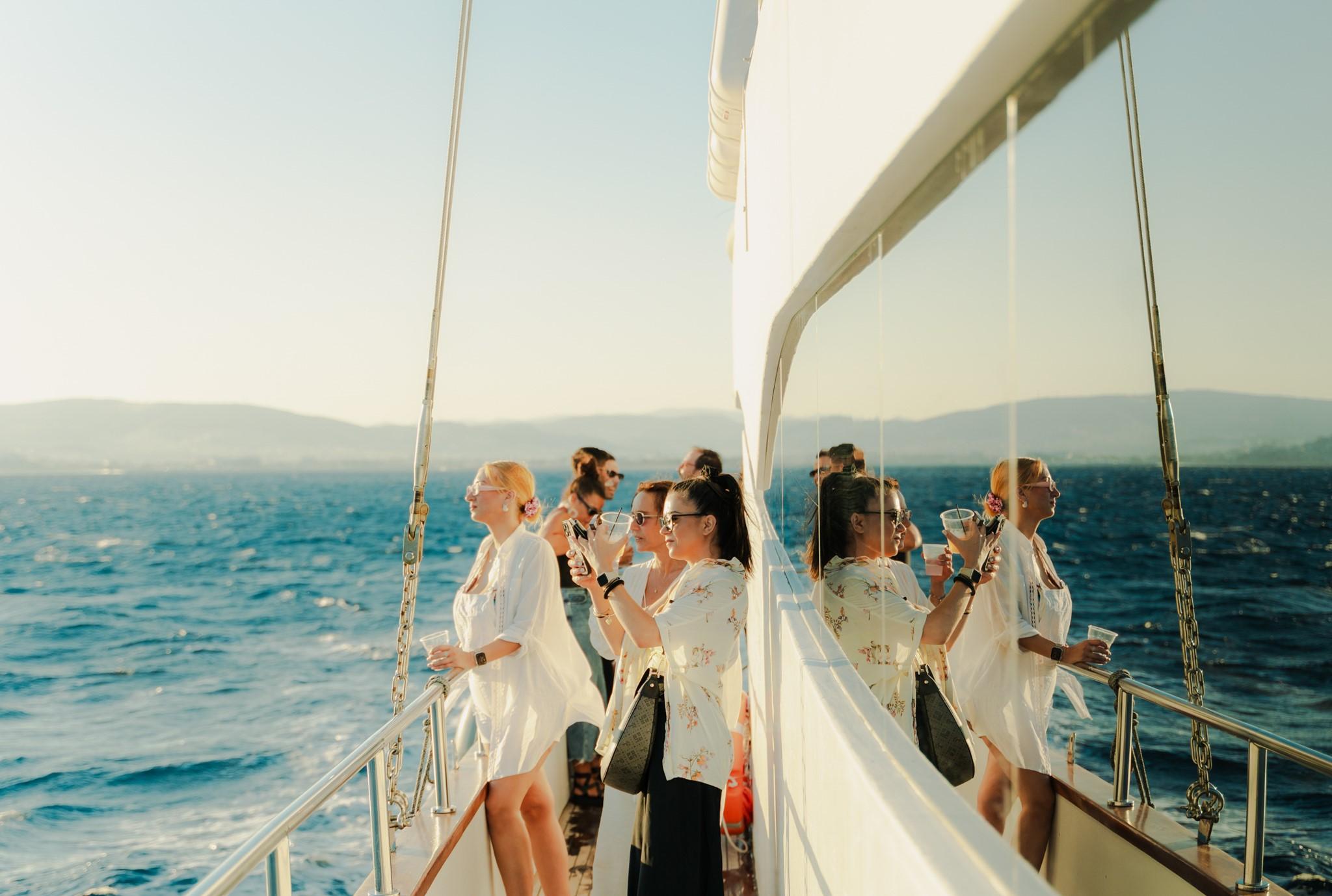 Three-Island Saronic Gulf Day Cruise with Lunch