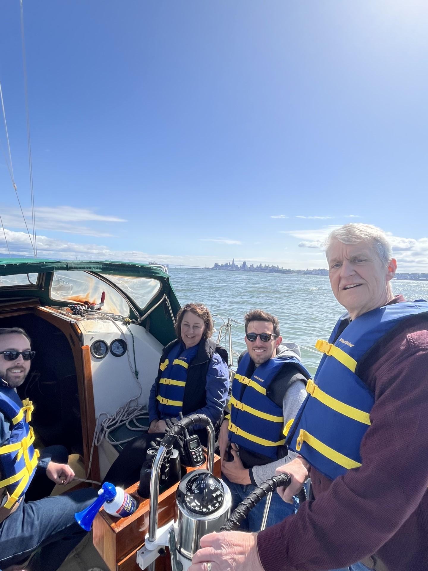 San Francisco: 2-Hour Interactive Sunset Bay Sailing Cruise