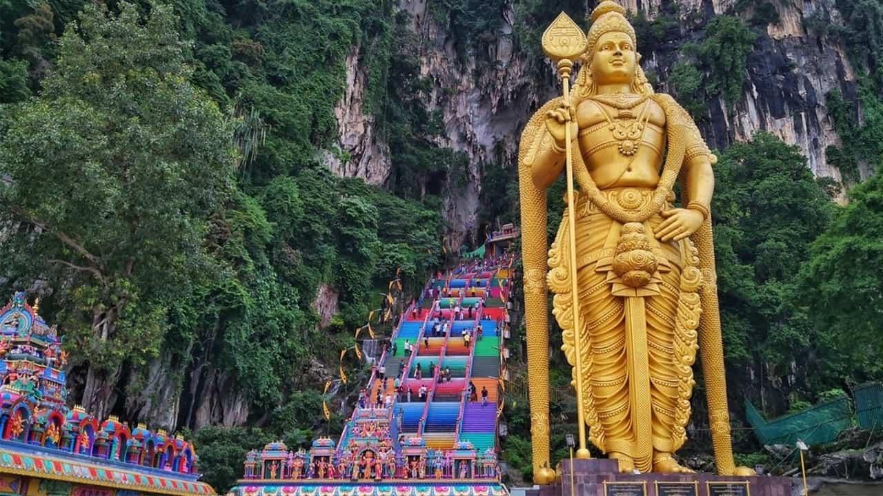 Kuala Lumpur Half-Day Tour: Batu Caves & City Landmarks