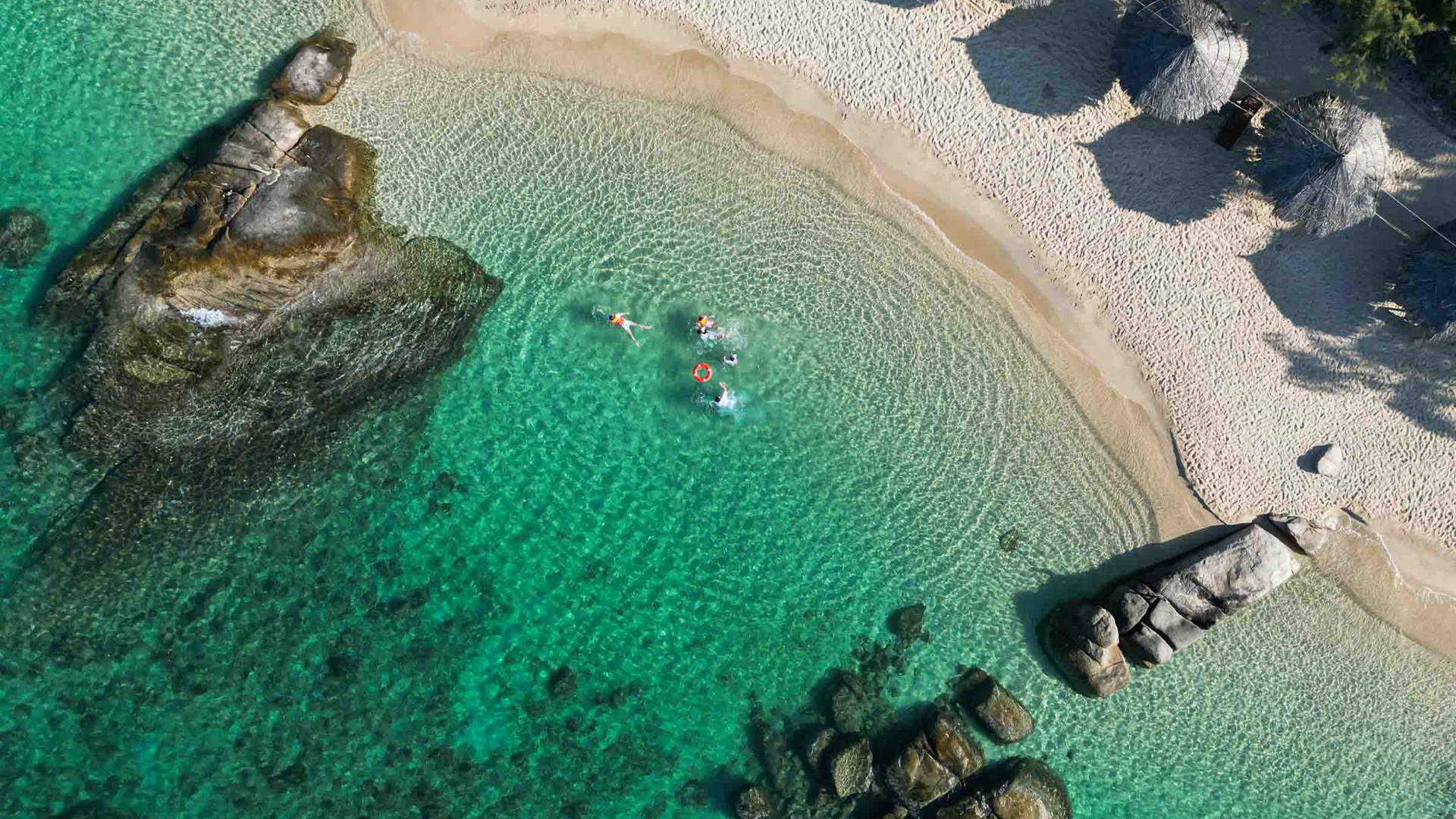 Private 3-Island Speedboat Adventure with Seafood Lunch
