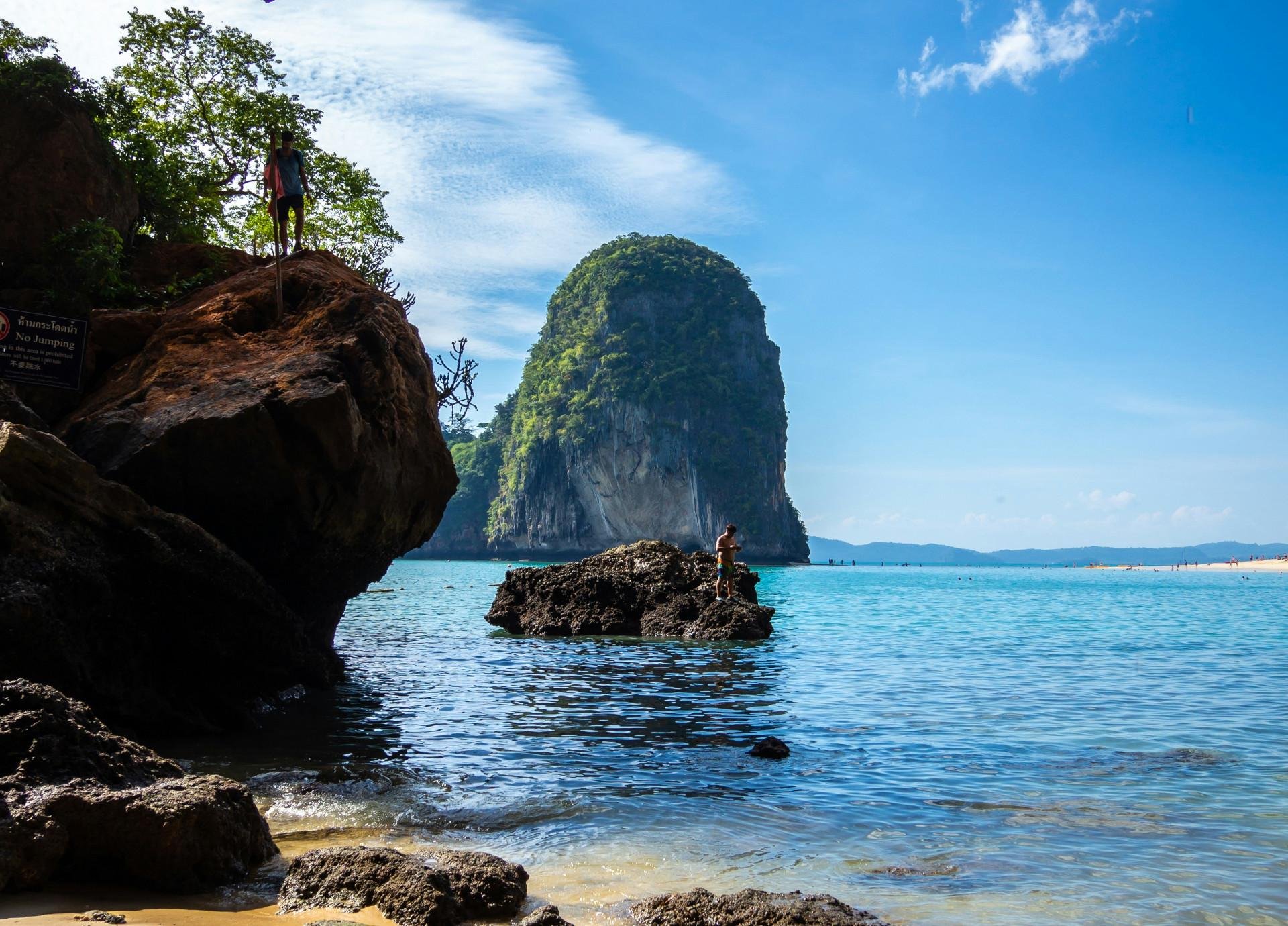 Krabi 4-Island Longtail Boat Day Trip with Lunch