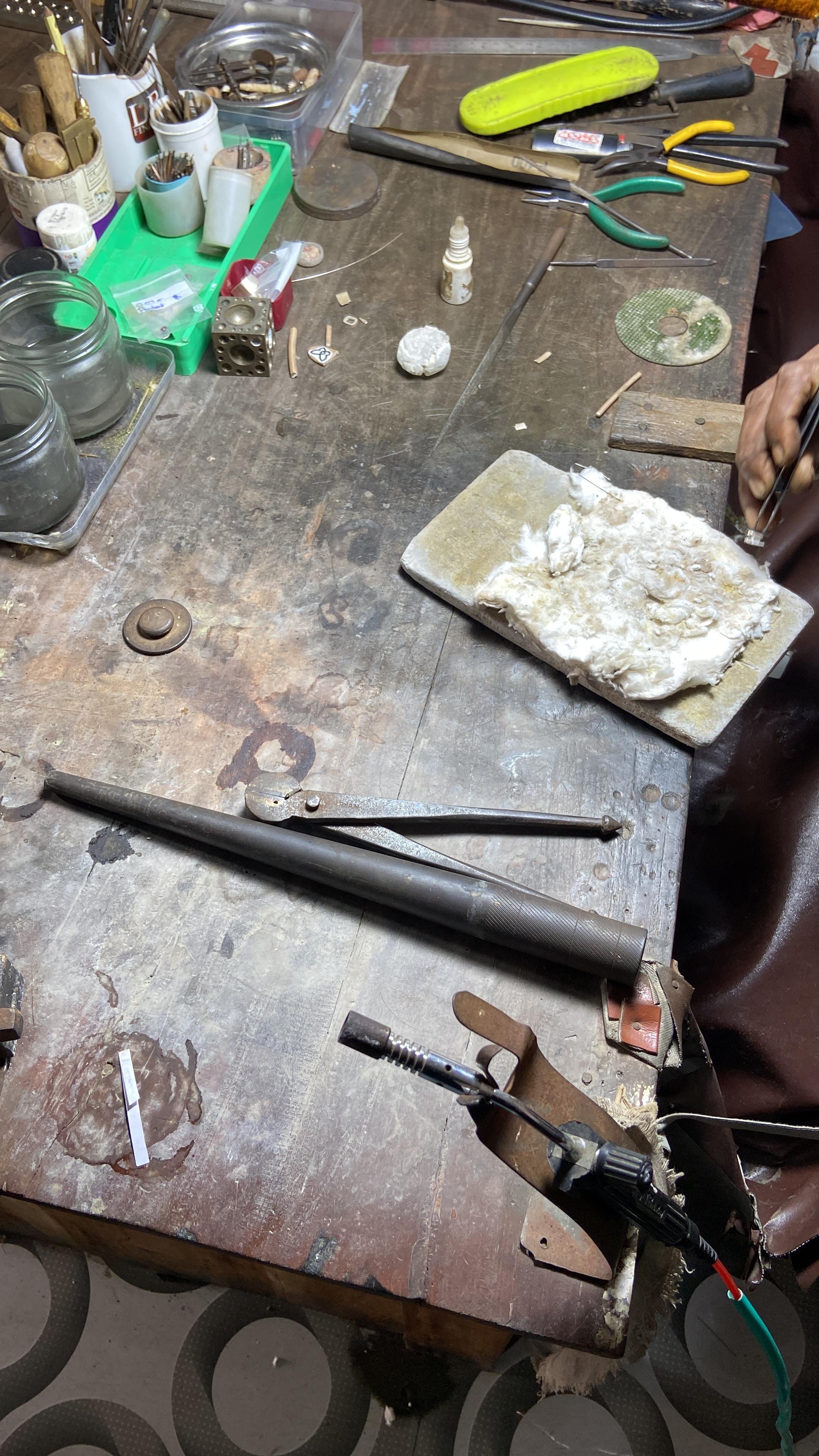 Esperienza di workshop di gioielli in argento a Colombo