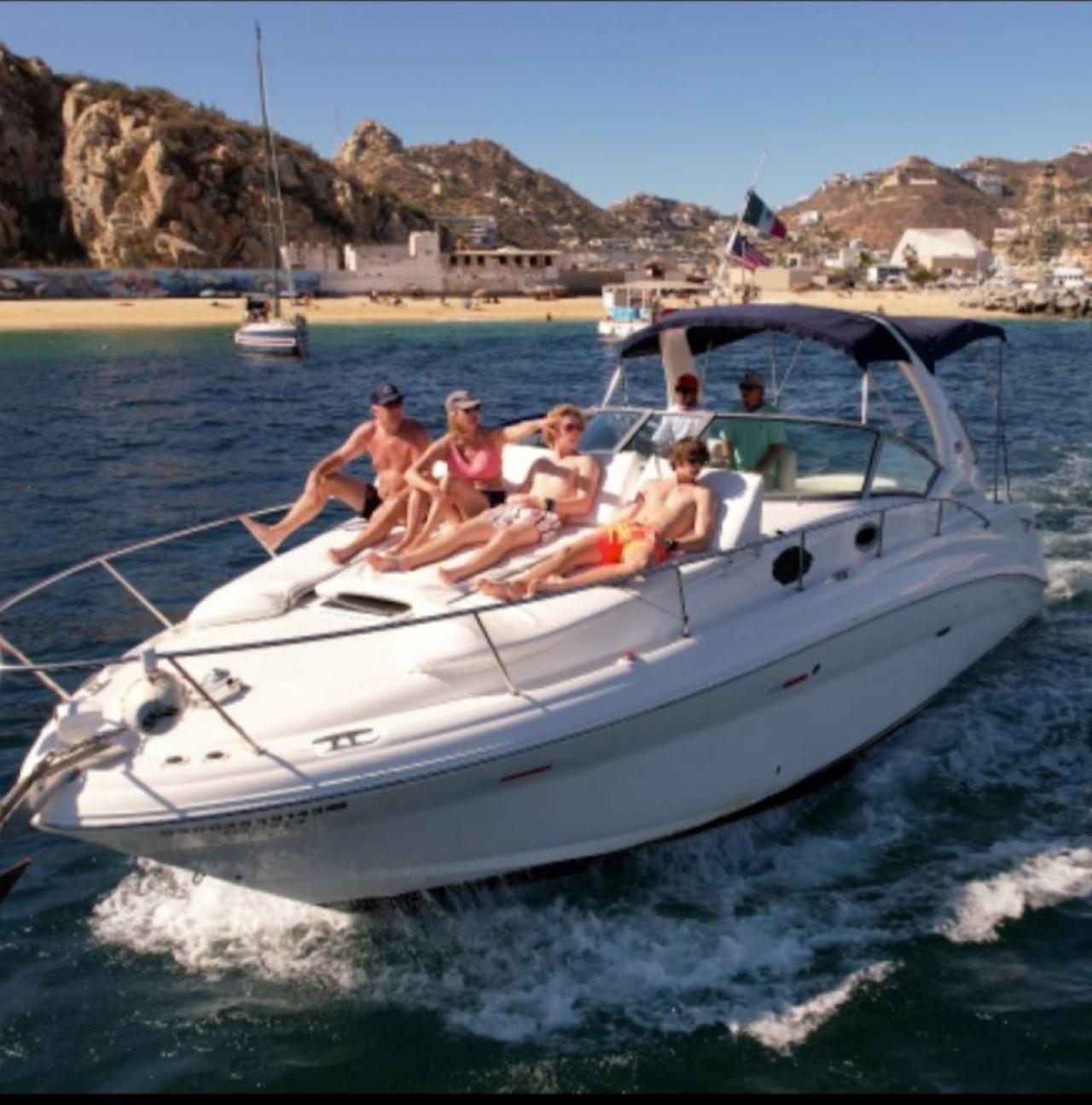 Cabo Private Yacht Experience: Arch, Snorkeling & Gourmet Bites