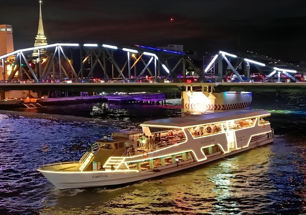 New Horizon Chao Phraya Dinner Cruise