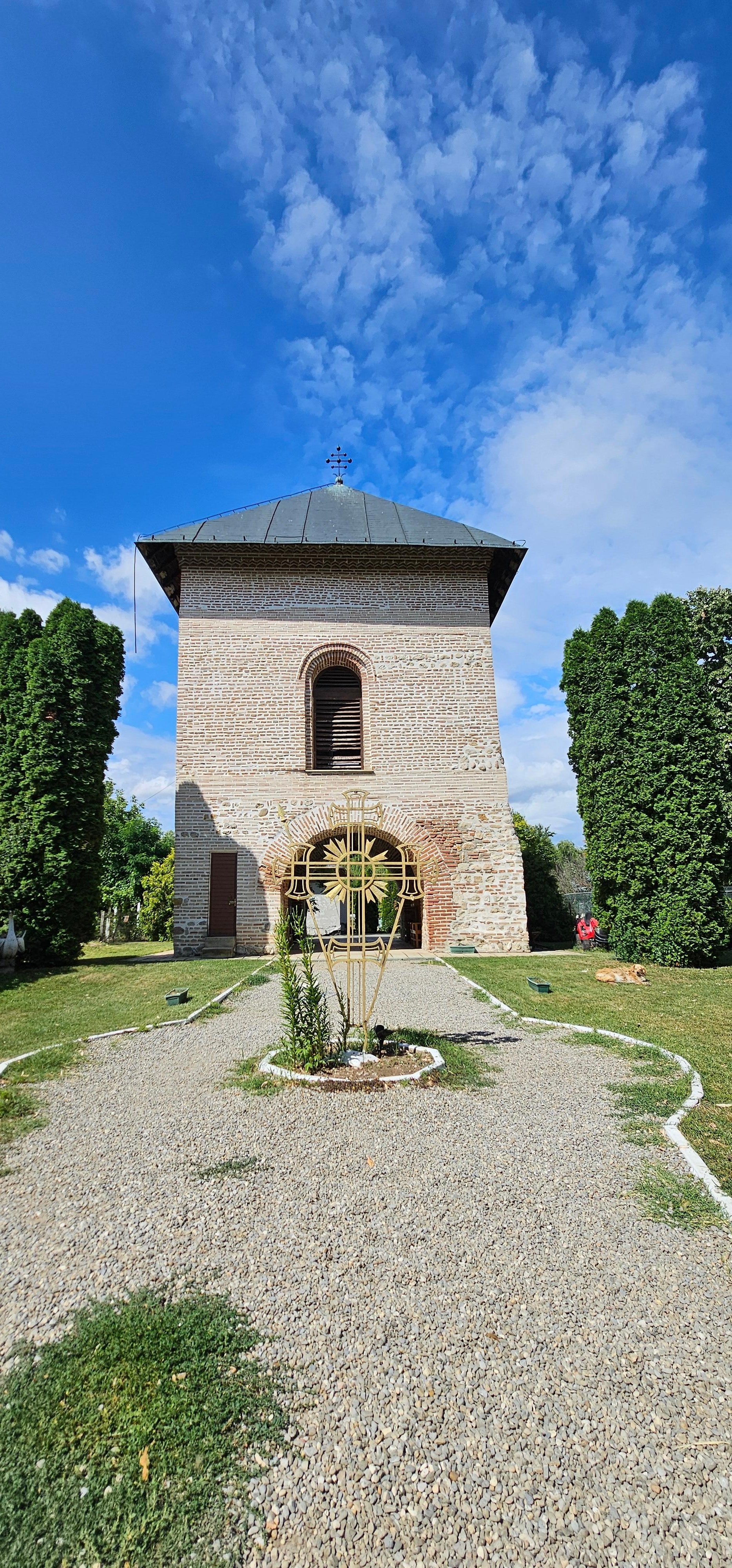 Bucharest: Slanic Salt Mine & Dracula’s Tomb Premium Day Tour