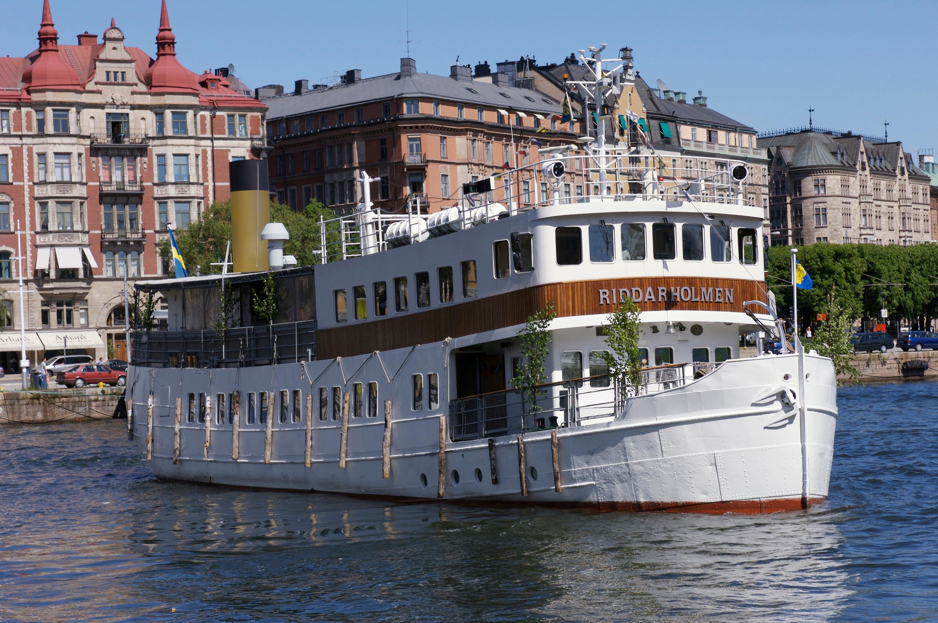 Stockholm Archipelago Boat Tour with Live Guide