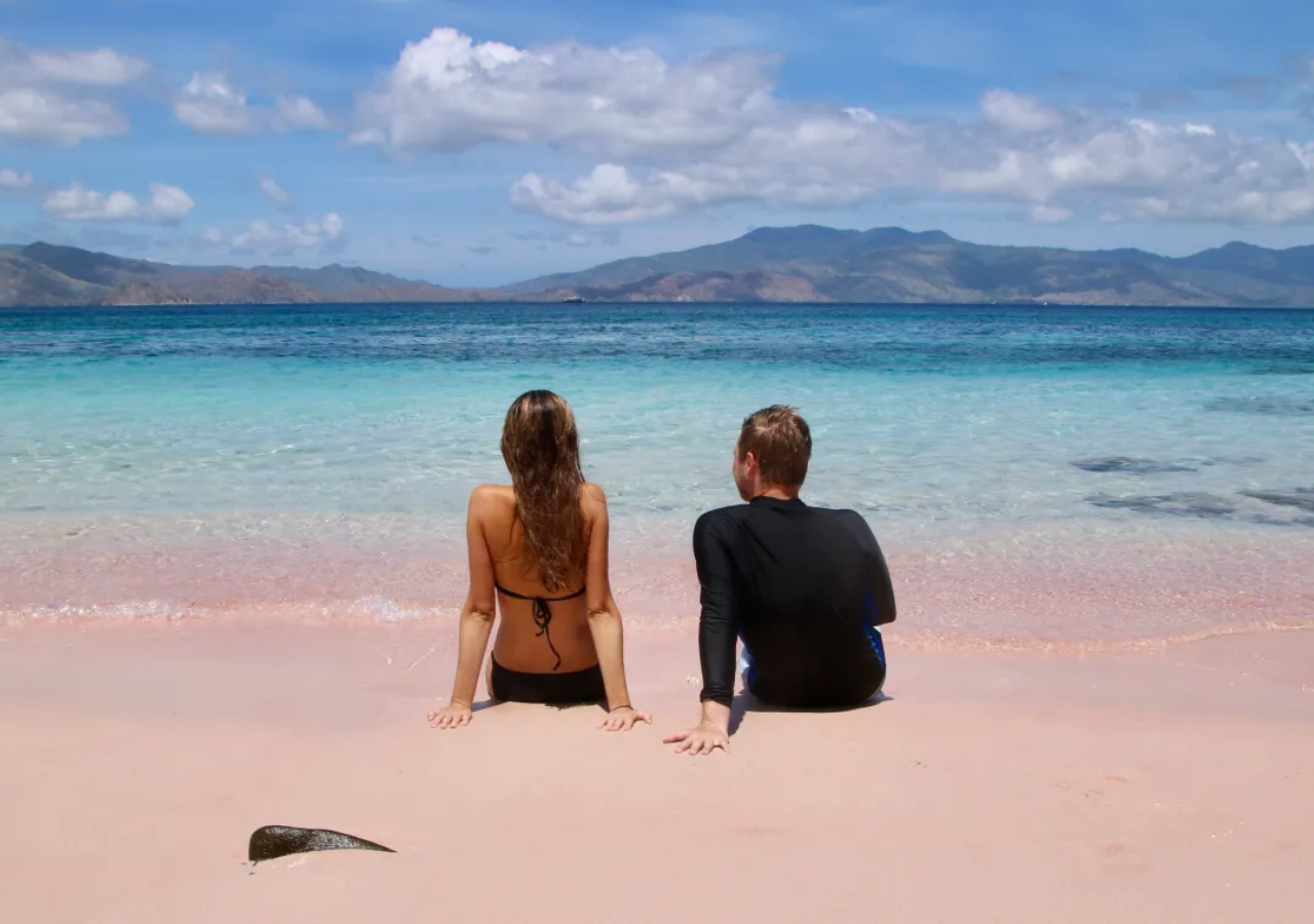 Komodo 4-Day Private Tour: Boat Stay, Padar Island & Pink Beach