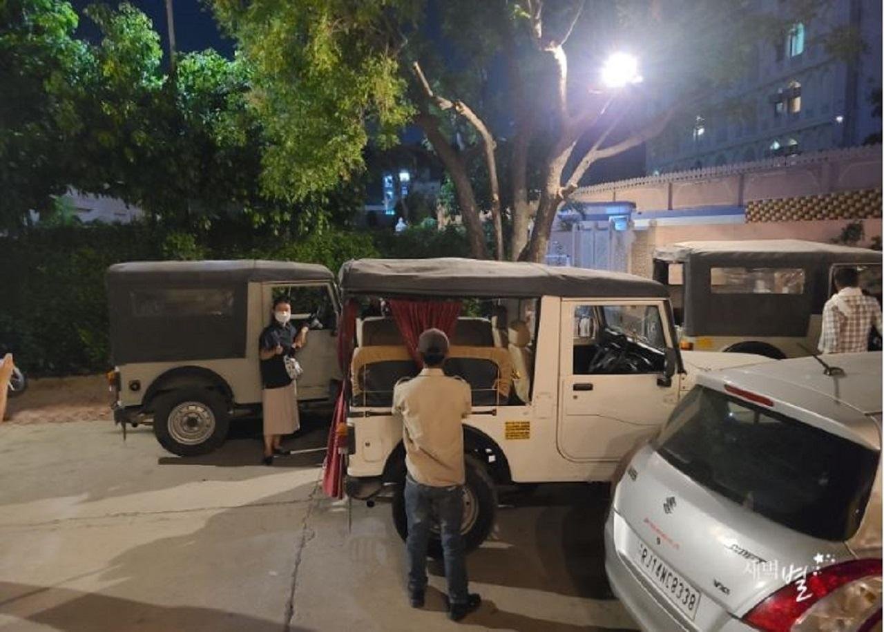Jaipur After Dark: Private Open-Air Jeep Safari