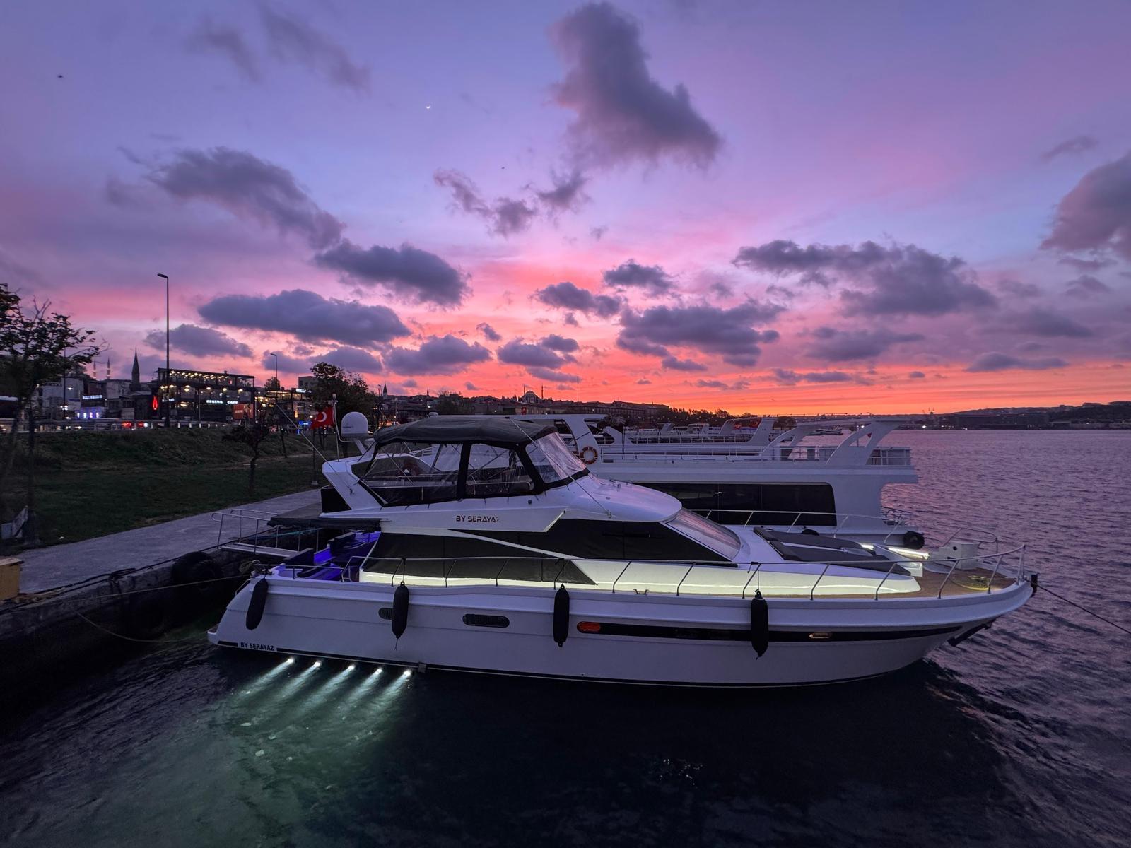 Istanbul: Private Bosphorus Cruise on a Luxury Yacht with Hotel Pickup