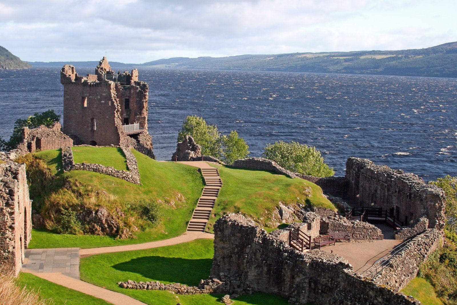 Loch Ness cruise and Urquhart Castle tour from Inverness — image 7