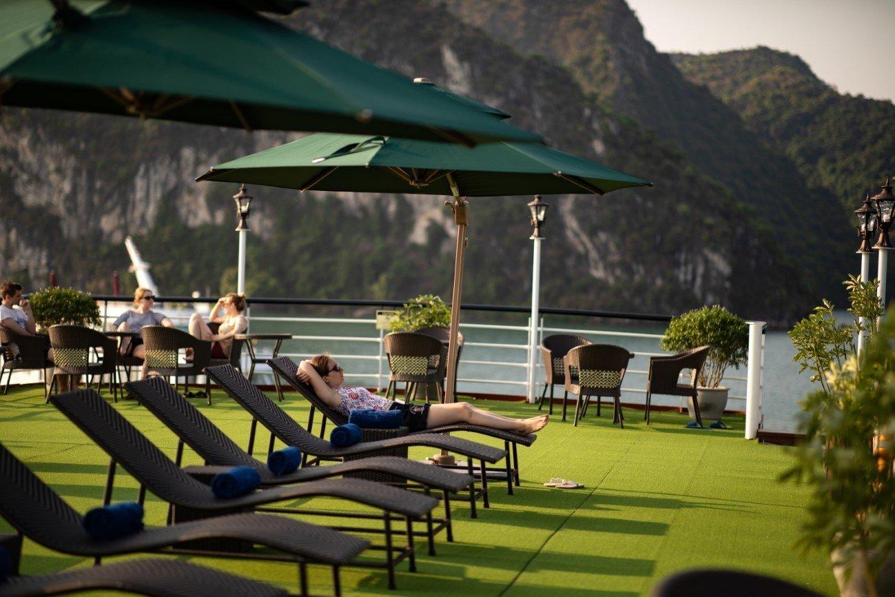 Ha Long & Lan Ha Bay 3-Day Cruise with Private Balcony
