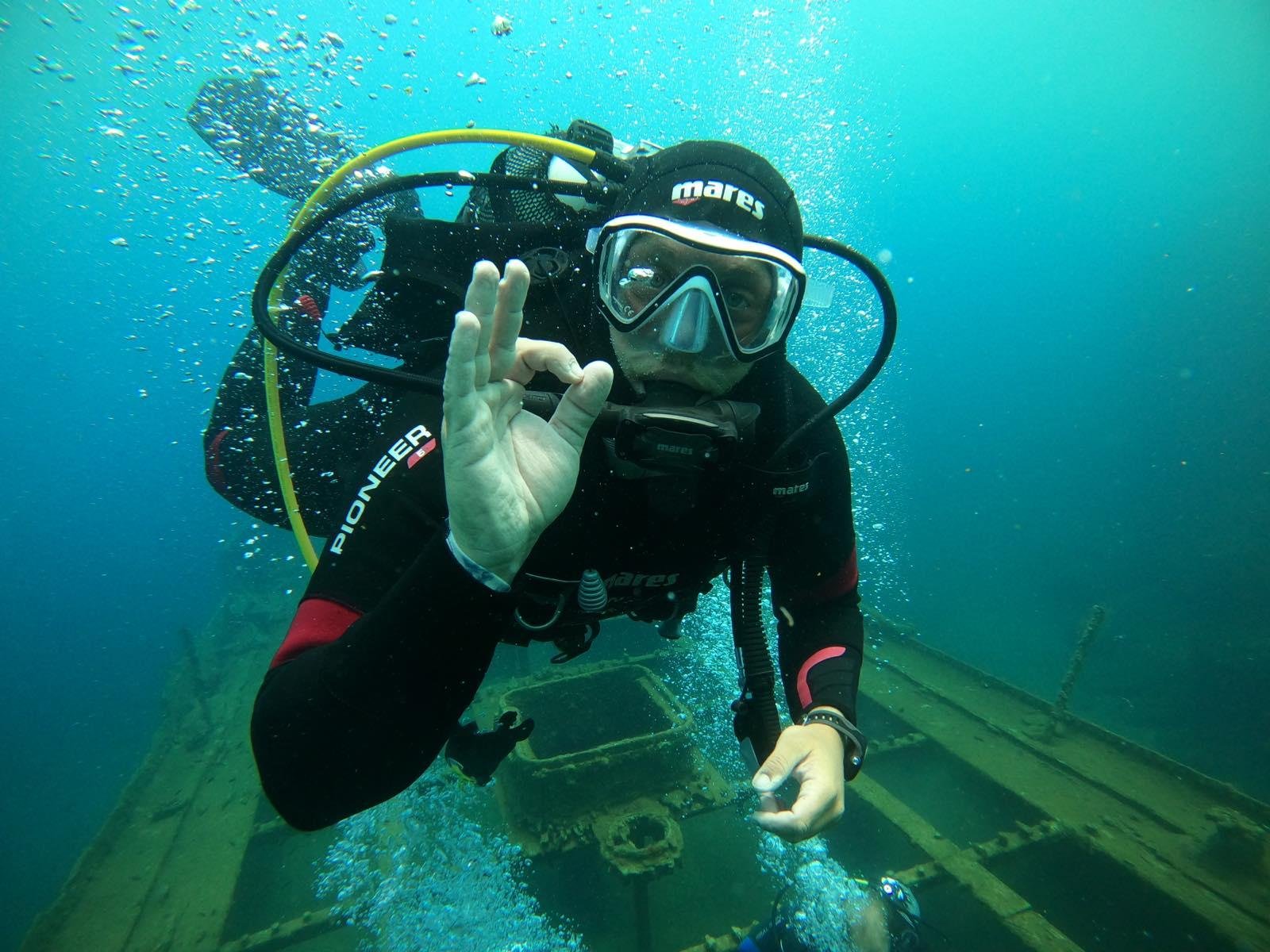 Beginner Scuba Dive in Santorini's Volcanic Caldera