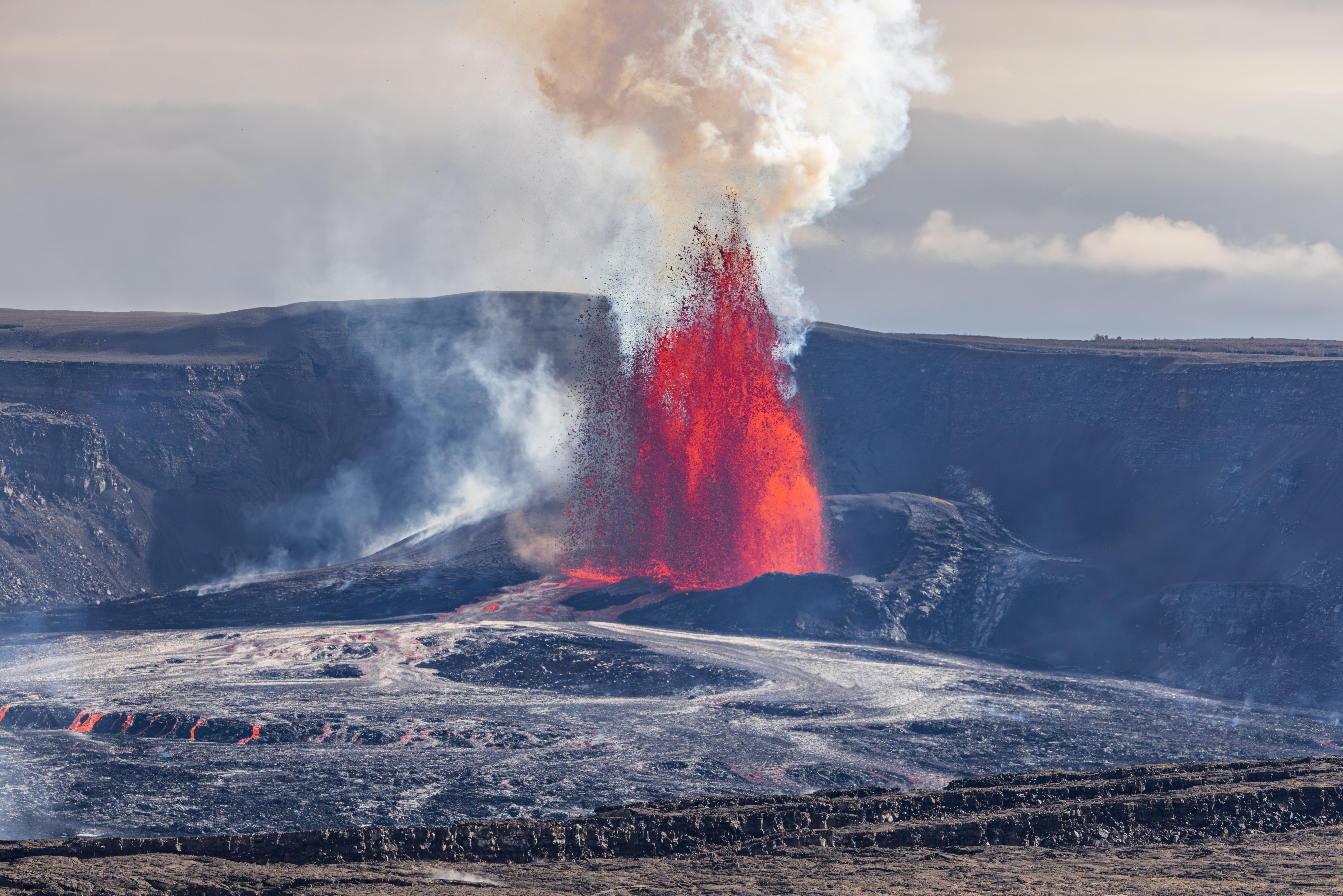 All-Inclusive Big Island Volcanoes & Waterfalls Private Tour