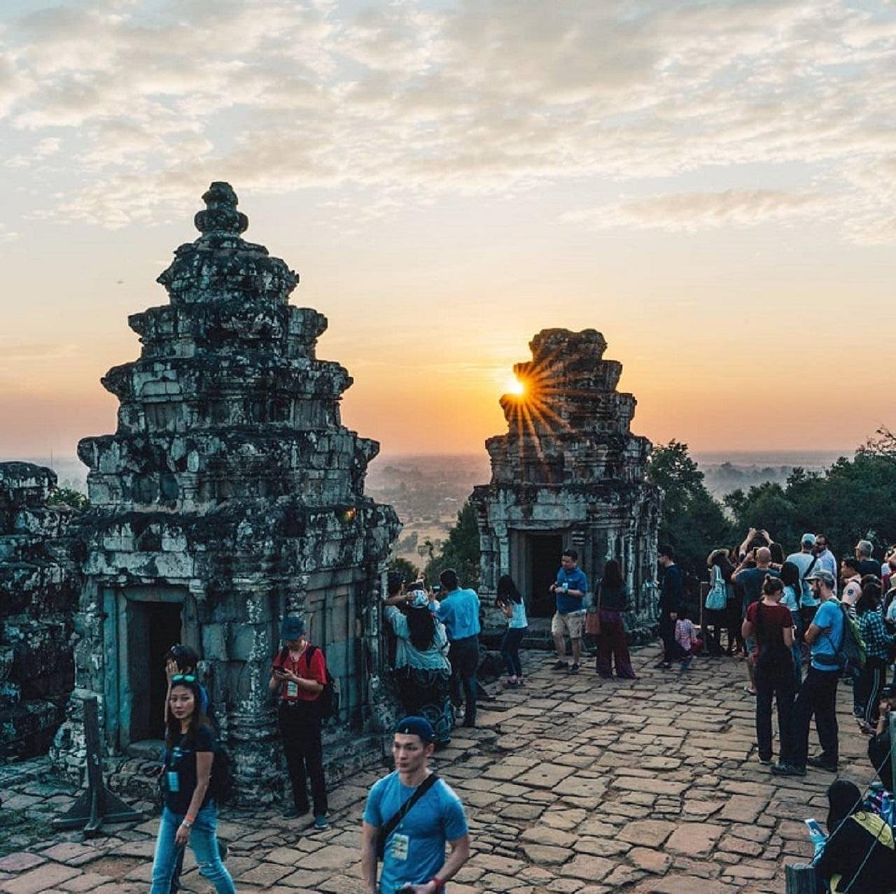 Siem Reap: Exclusive Private Angkor Wat Tour (Sunrise or Sunset)