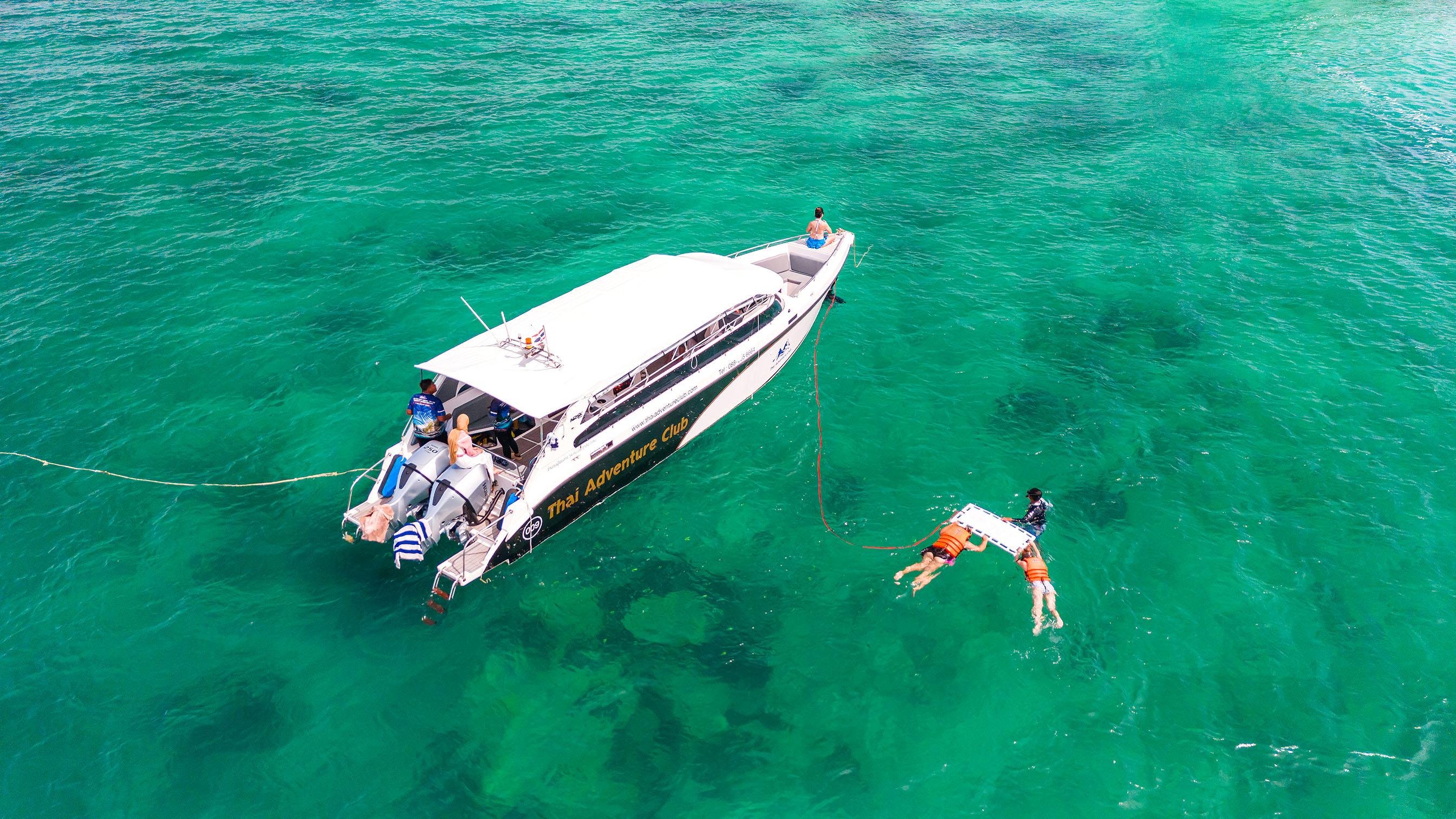 Phuket: Phi Phi Islands & Maya Bay Speedboat Day Trip with Lunch