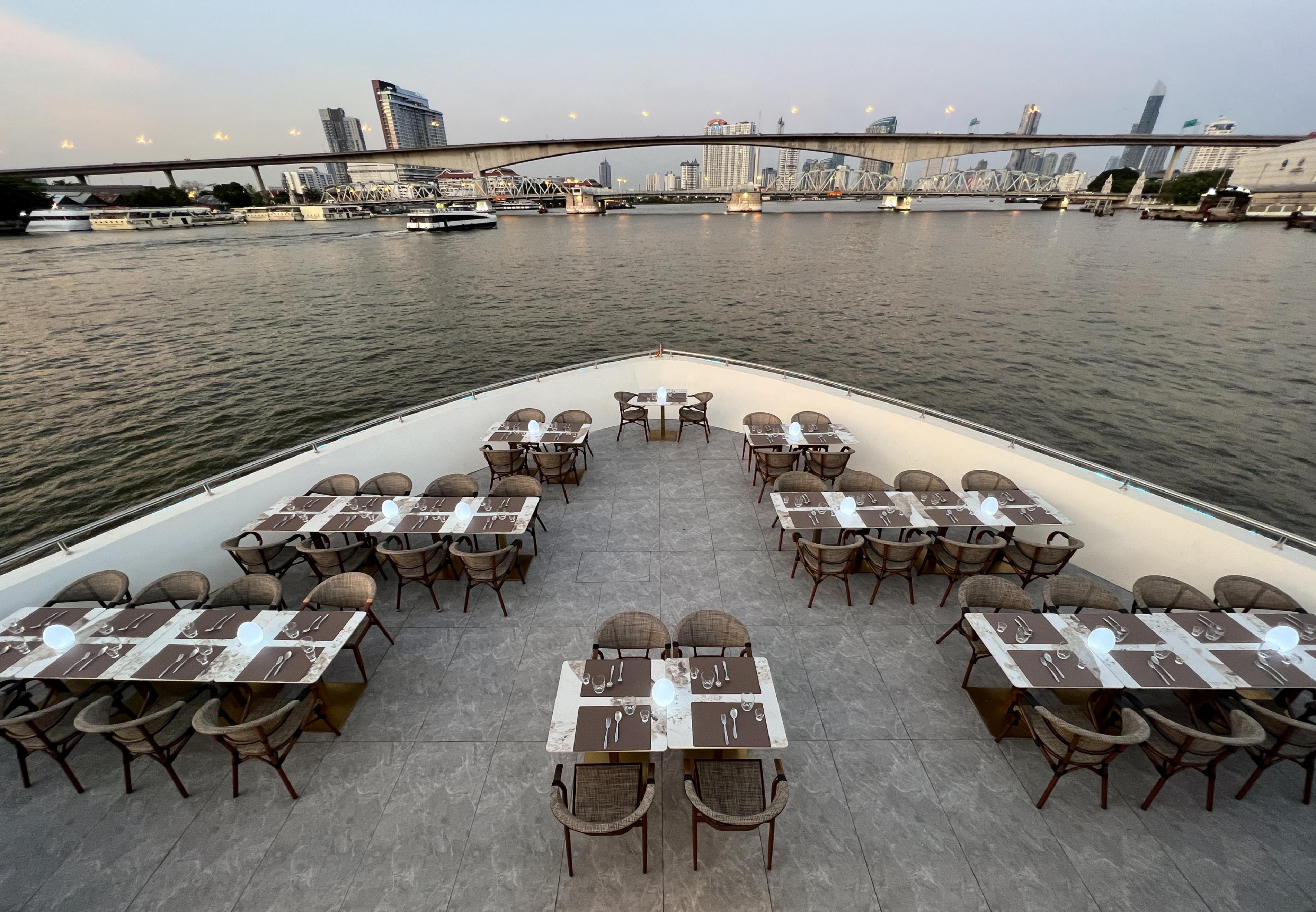 Bangkok: The Planet Sunset & Dinner River Cruise