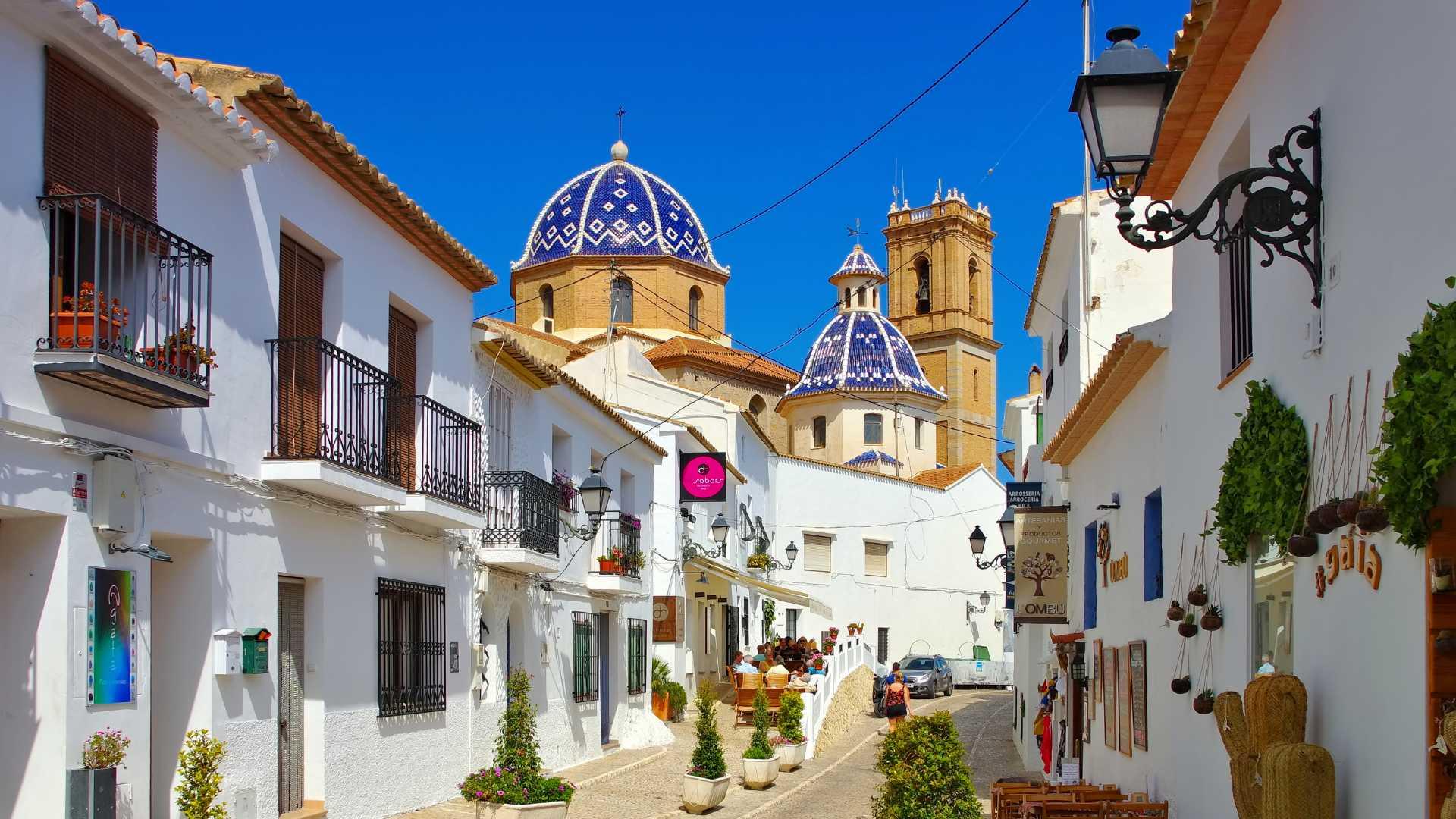 Valencia: Guadalest, Altea & Algar Waterfalls Day Trip