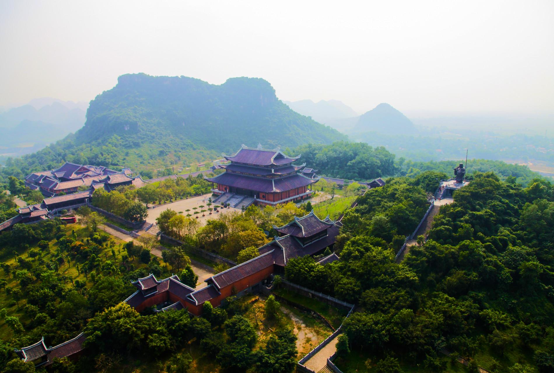 Ninh Binh Full-Day Tour: Hoa Lu or Bai Dinh, Trang An & Mua Cave
