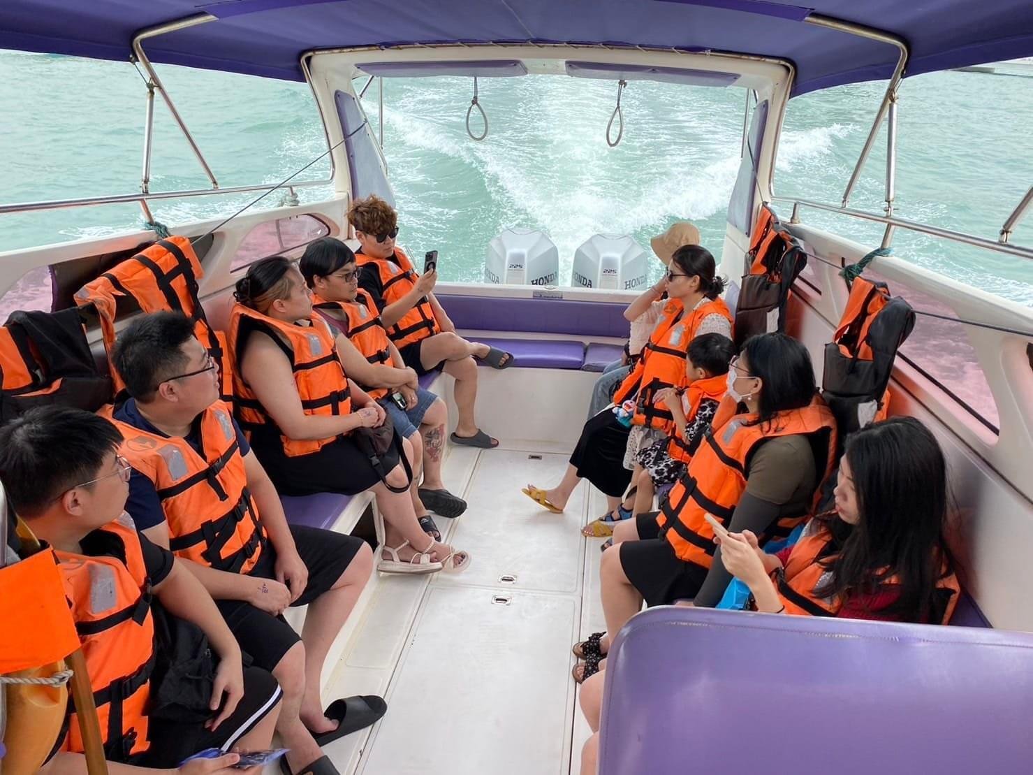 Pattaya to Coral Island: Speedboat & 4-Activity Day Trip