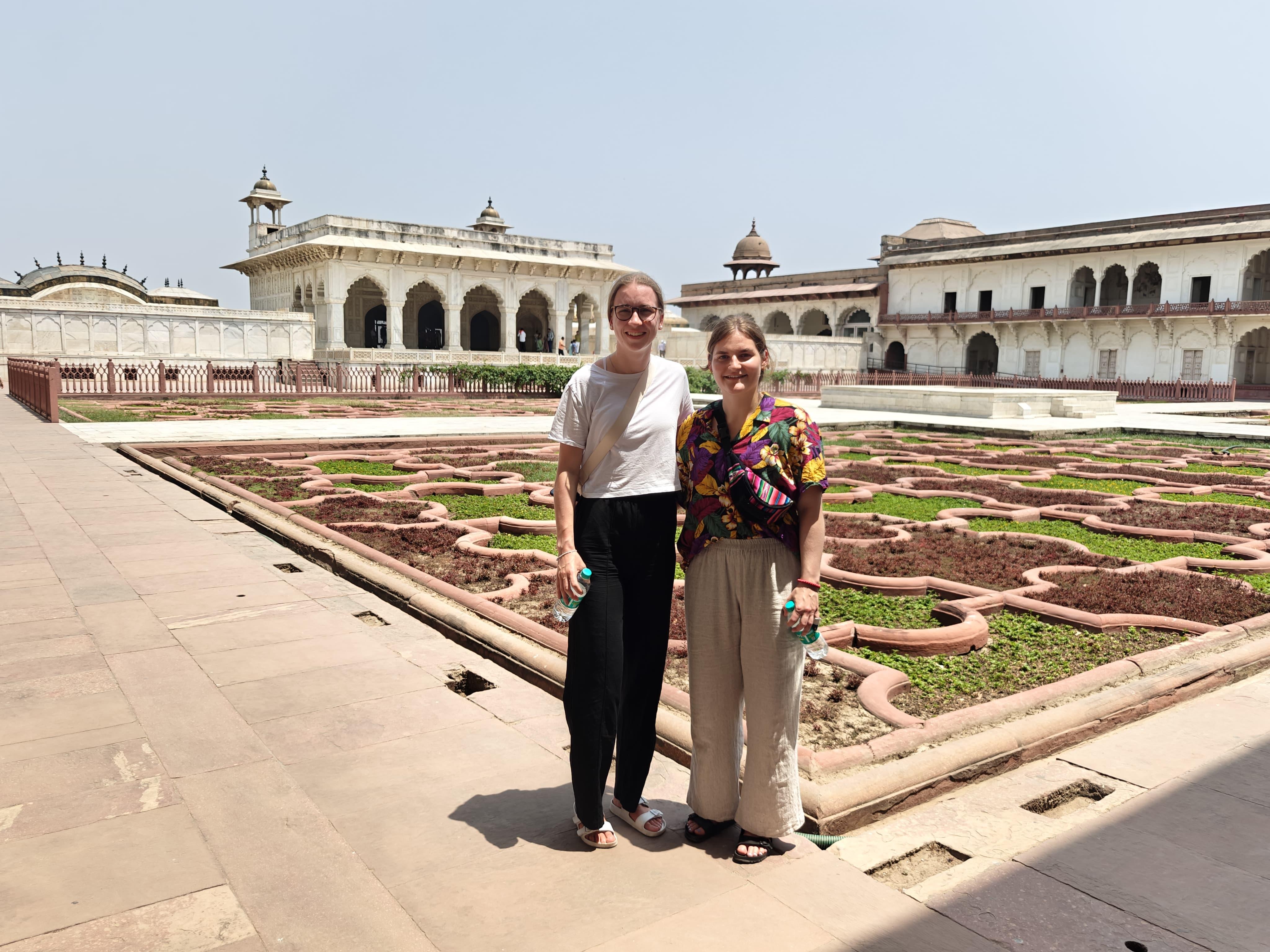 Delhi Airport Layover: Private Taj Mahal & Agra Fort Day Tour