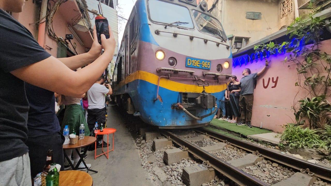 Hanoi Street Food & Train Street Walking Tour