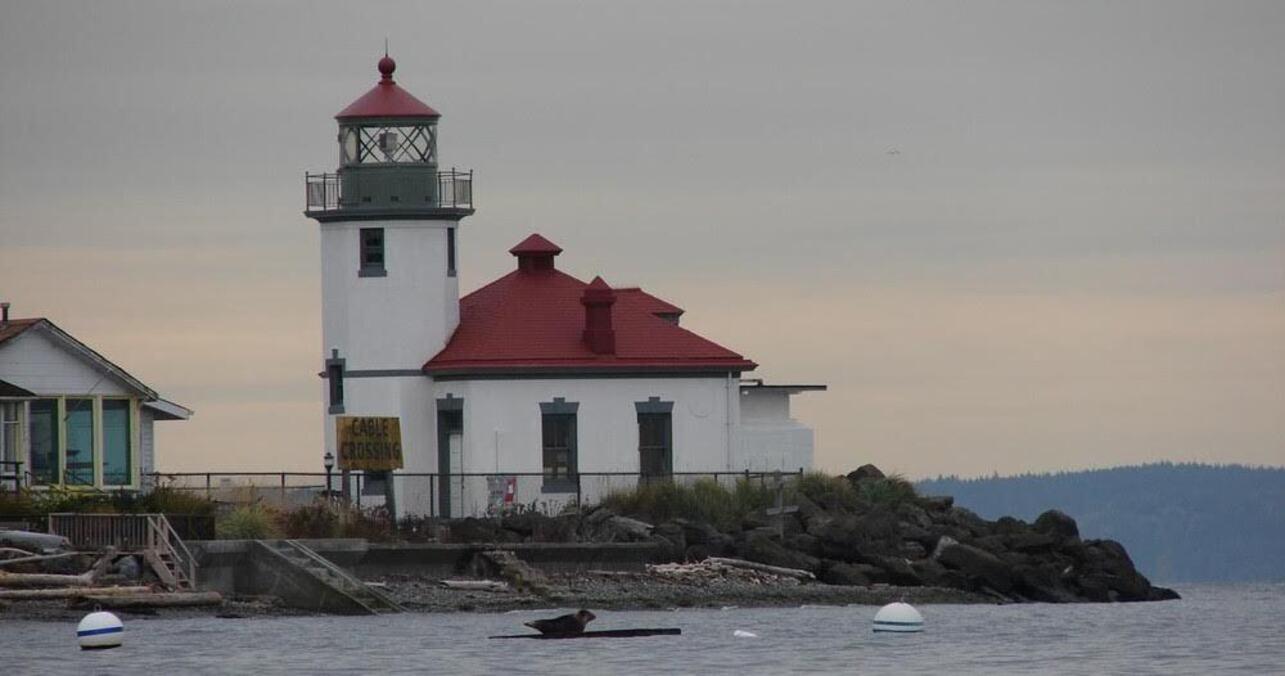 Alki Lighthouse Sea Kayaking Adventure