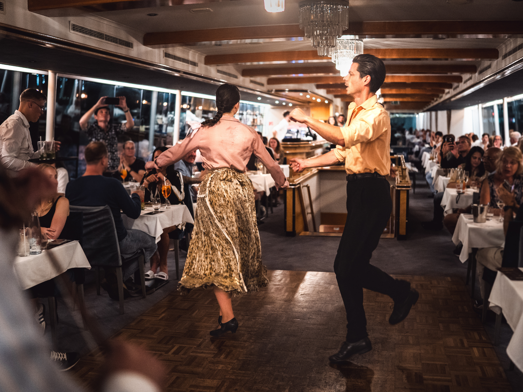 Budapest: 4-Course Dinner River Cruise with Live Folk Music