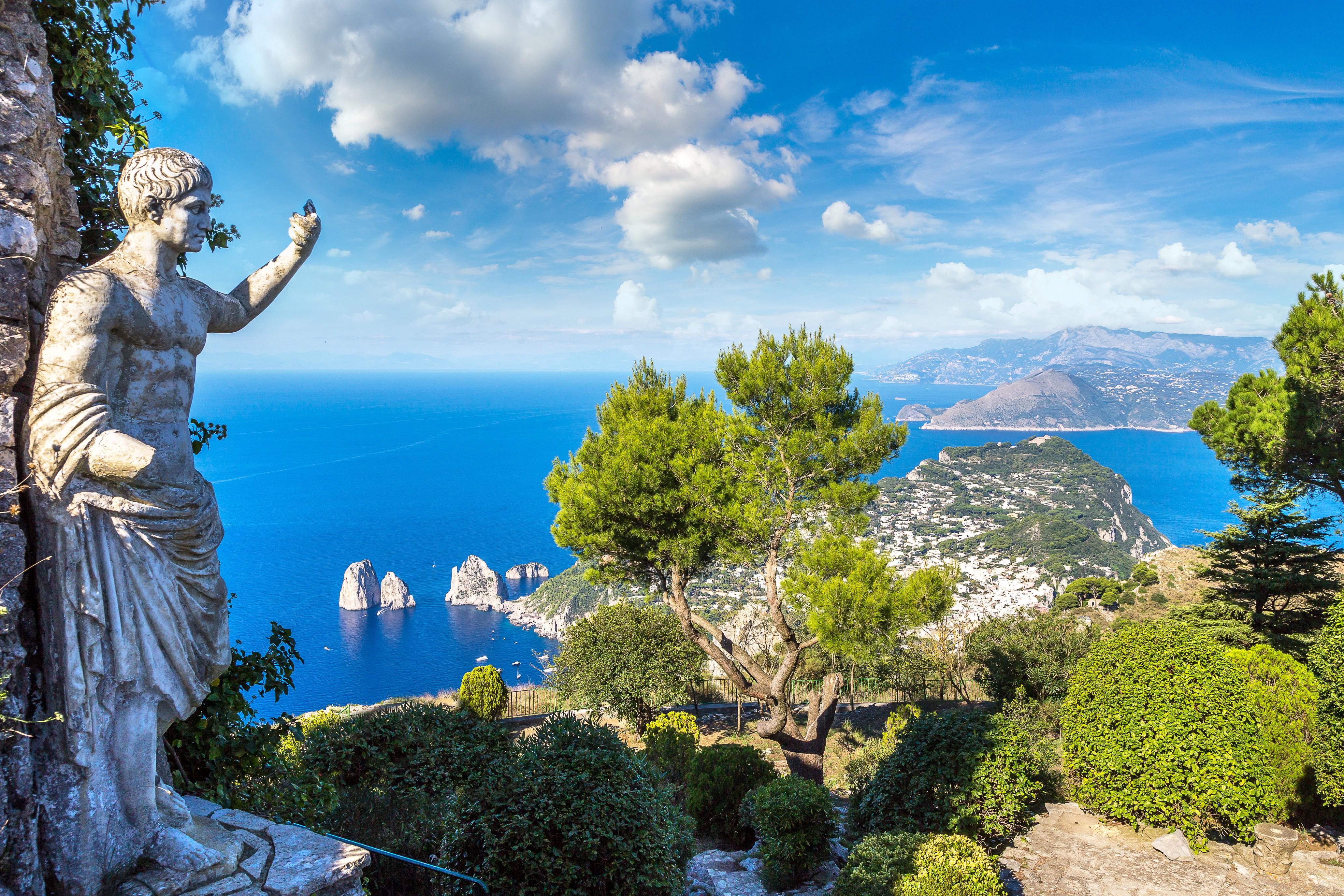 Capri Boat Tour from Sorrento with Snorkeling & Drinks