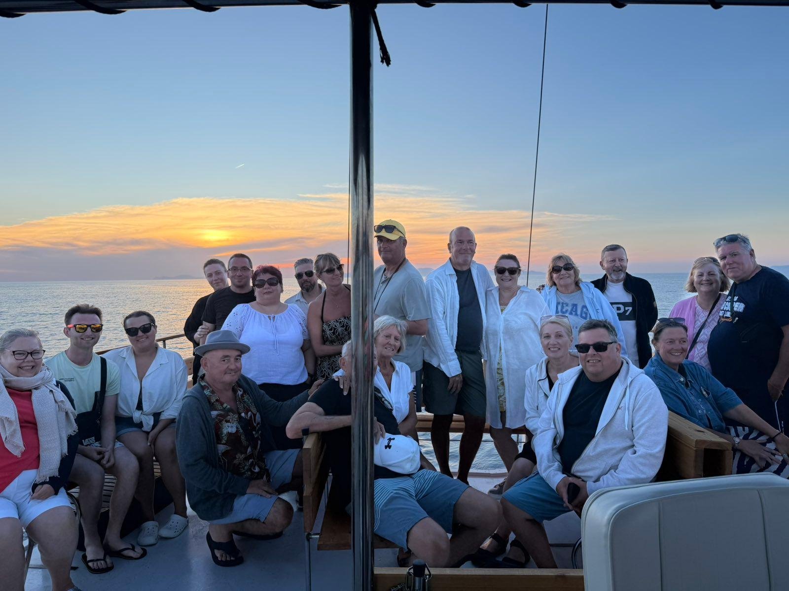 Santorini Volcanic Islands & Hot Springs Boat Cruise