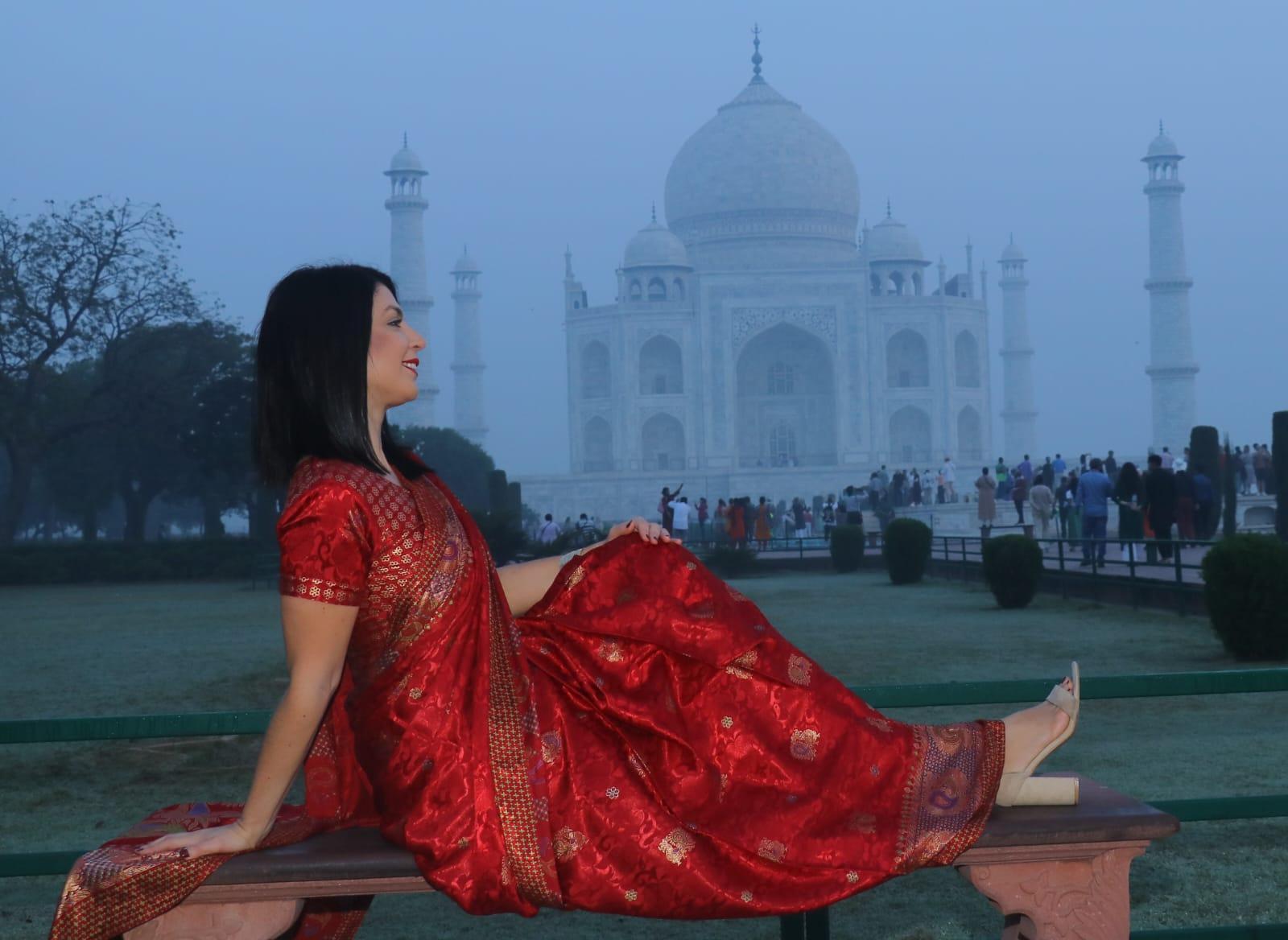Taj Mahal Professional Photoshoot & Guided Tour