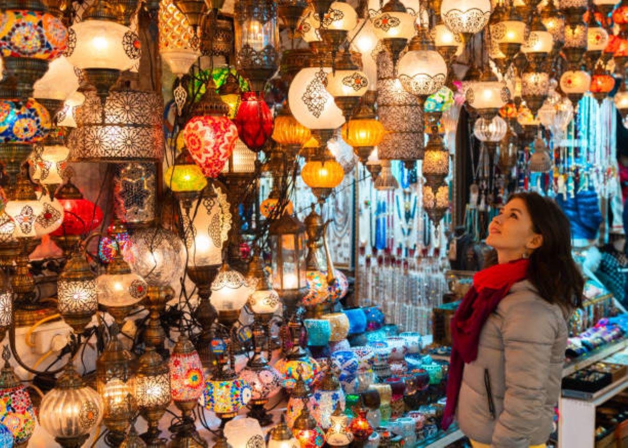 Delhi Personal Shopping Tour with Local Female Expert
